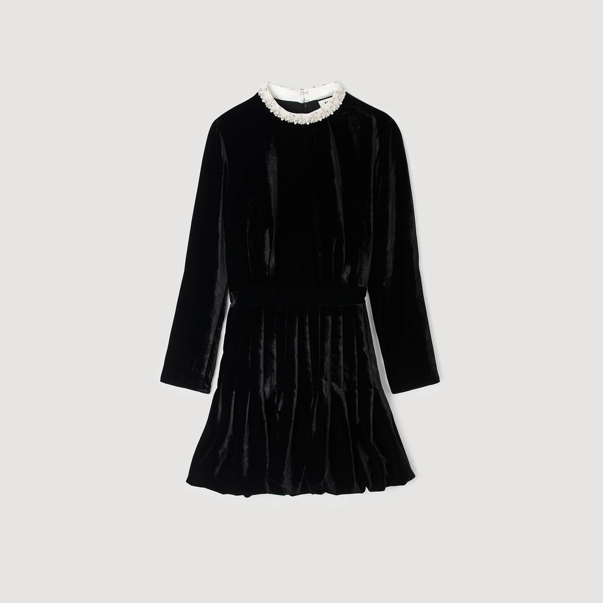 Vestido corto de terciopelo perlado
