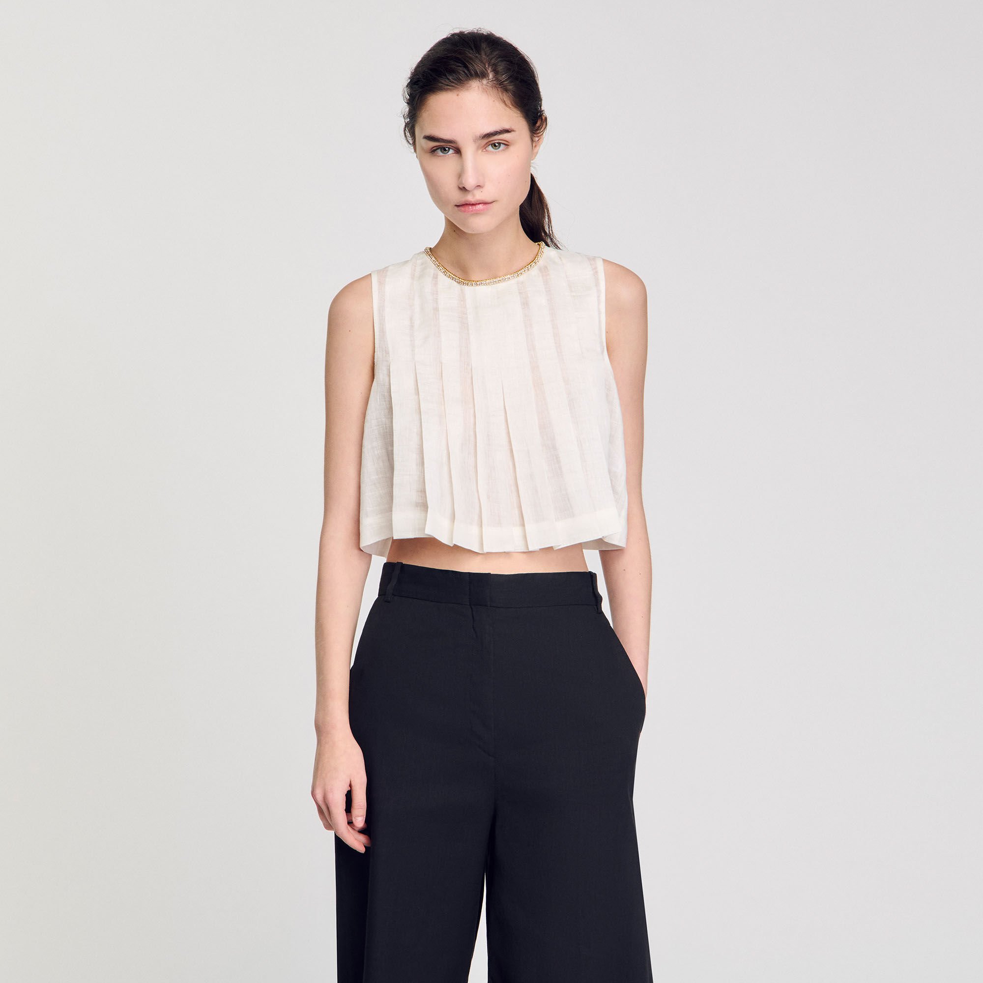 Top corto tablas y cuello de strass