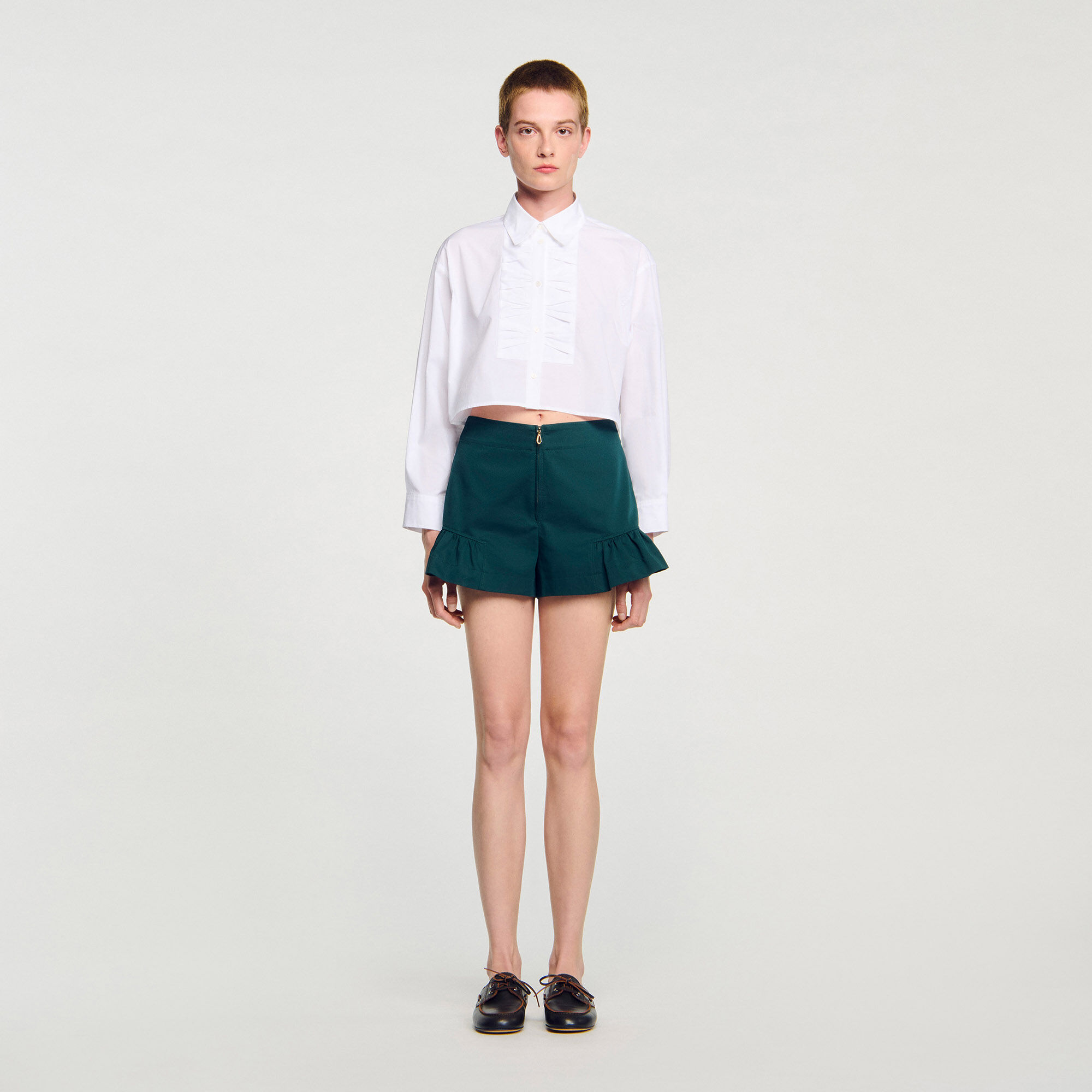 Pantalón corto con volantes