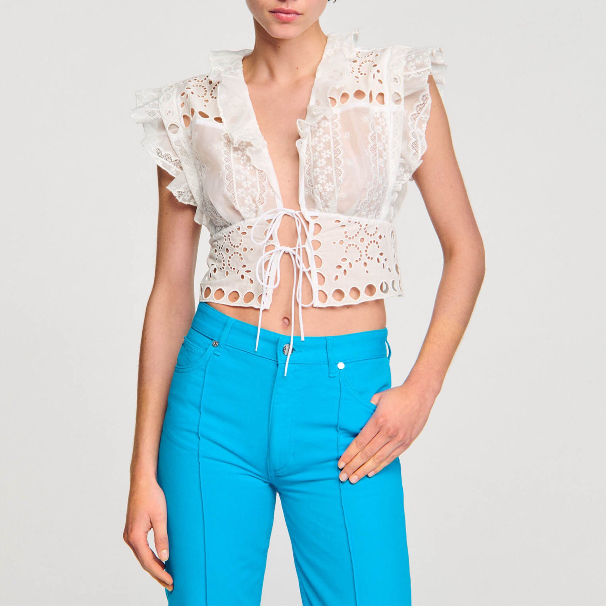 Top corto con volantes