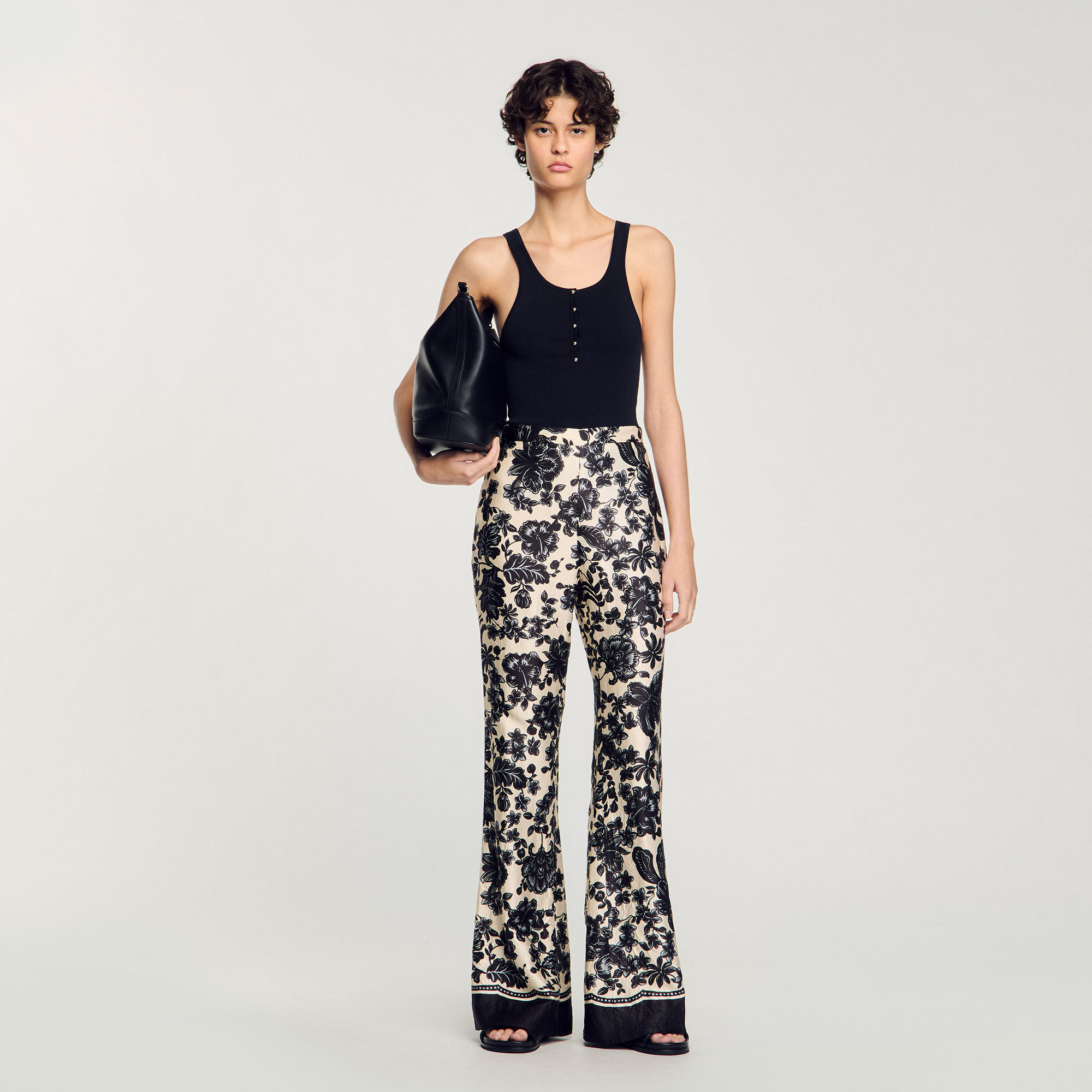 Pantalón con estampado floral