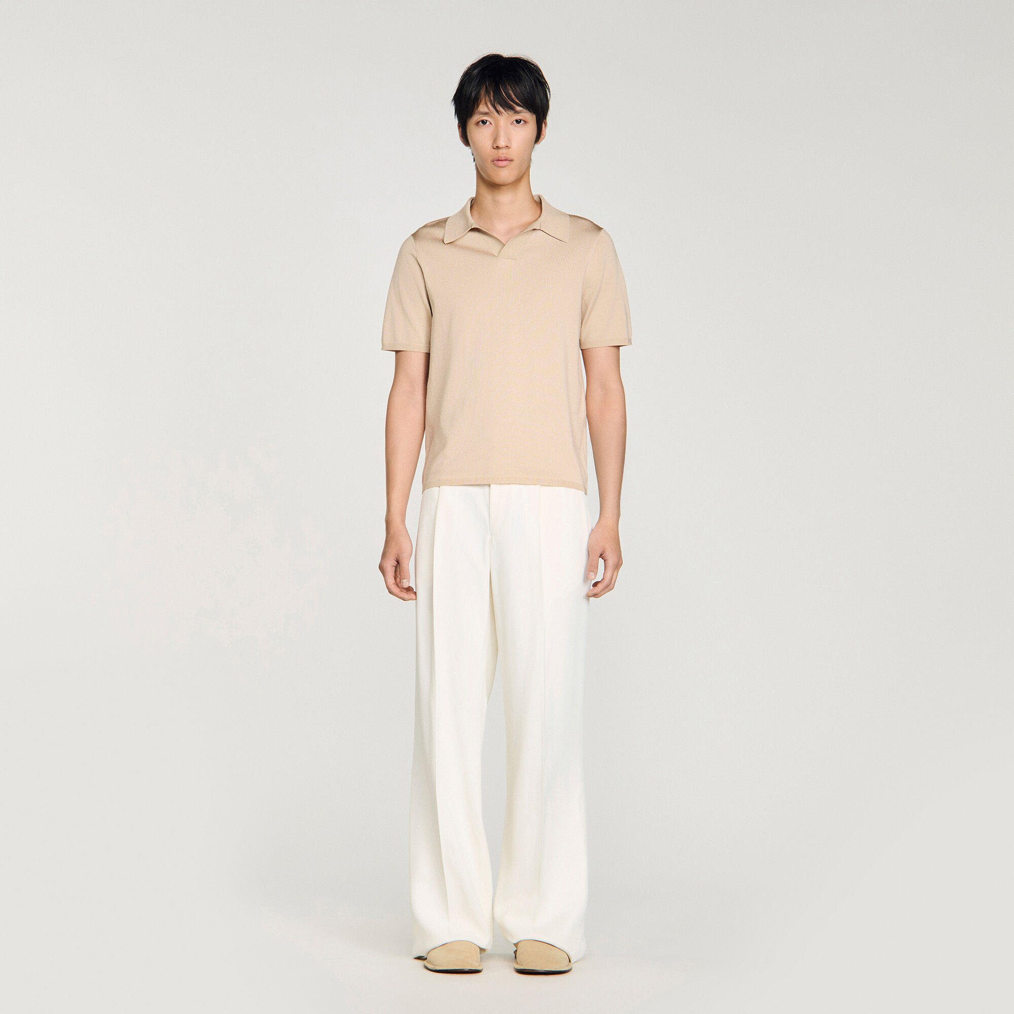 Polo de manga corta y cuello pico