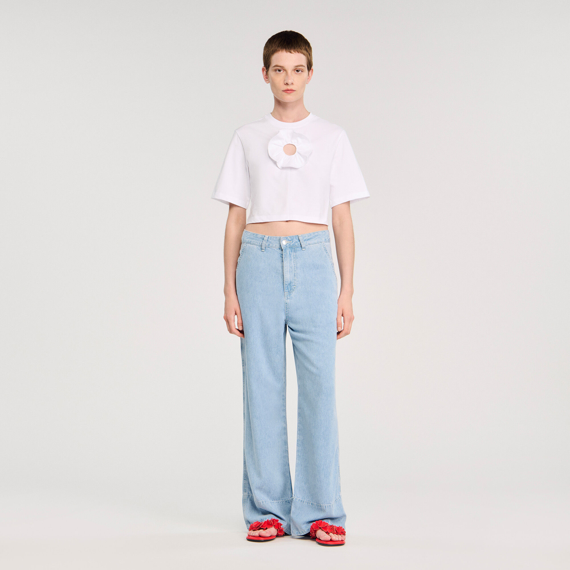 Camiseta con detalle de volante
