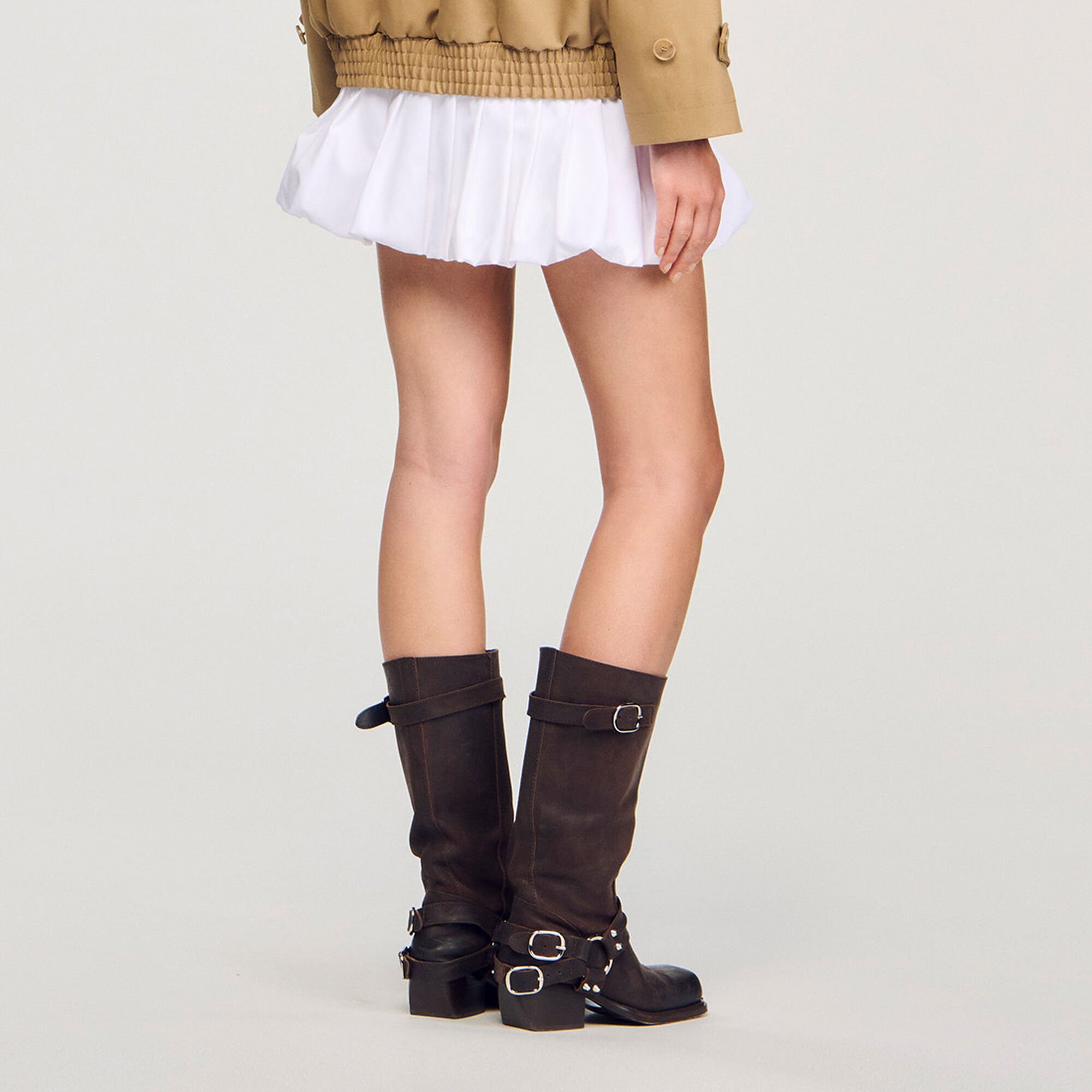 Botas de cuero con hebillas