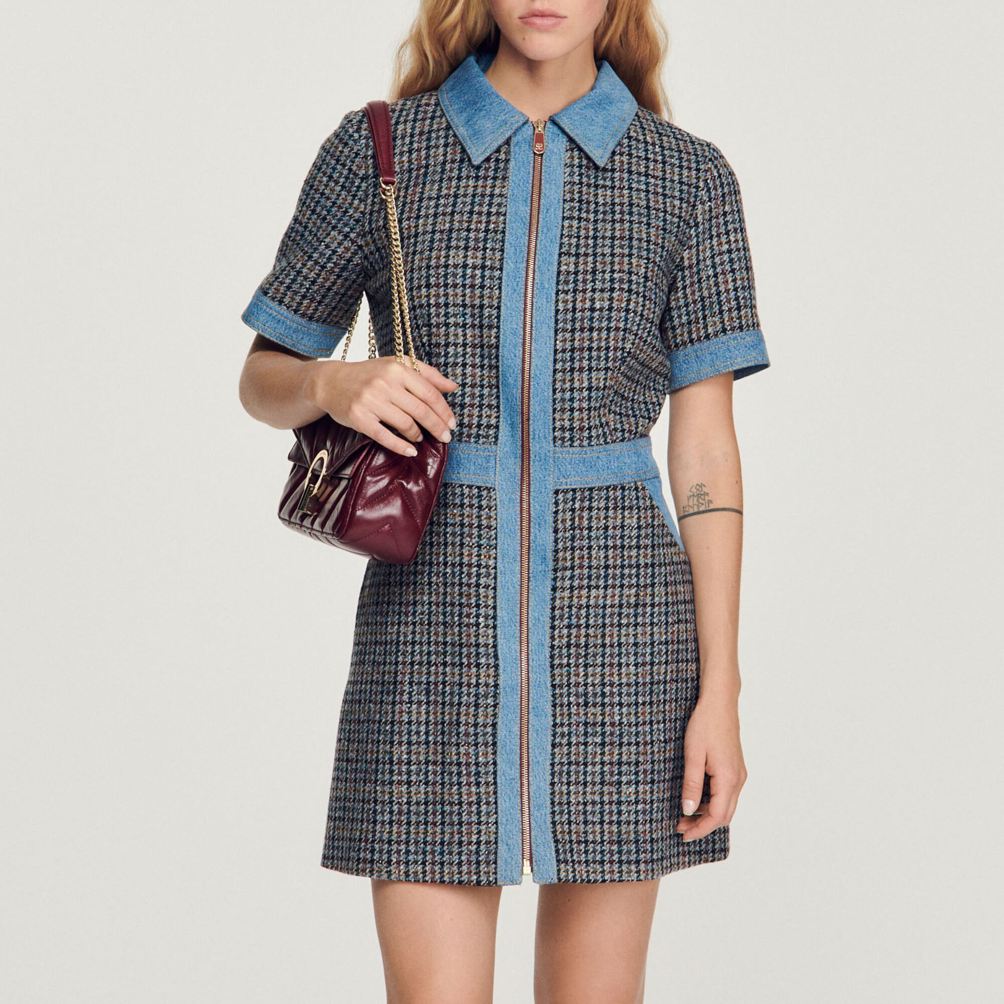 Vestido corto de tweed y denim