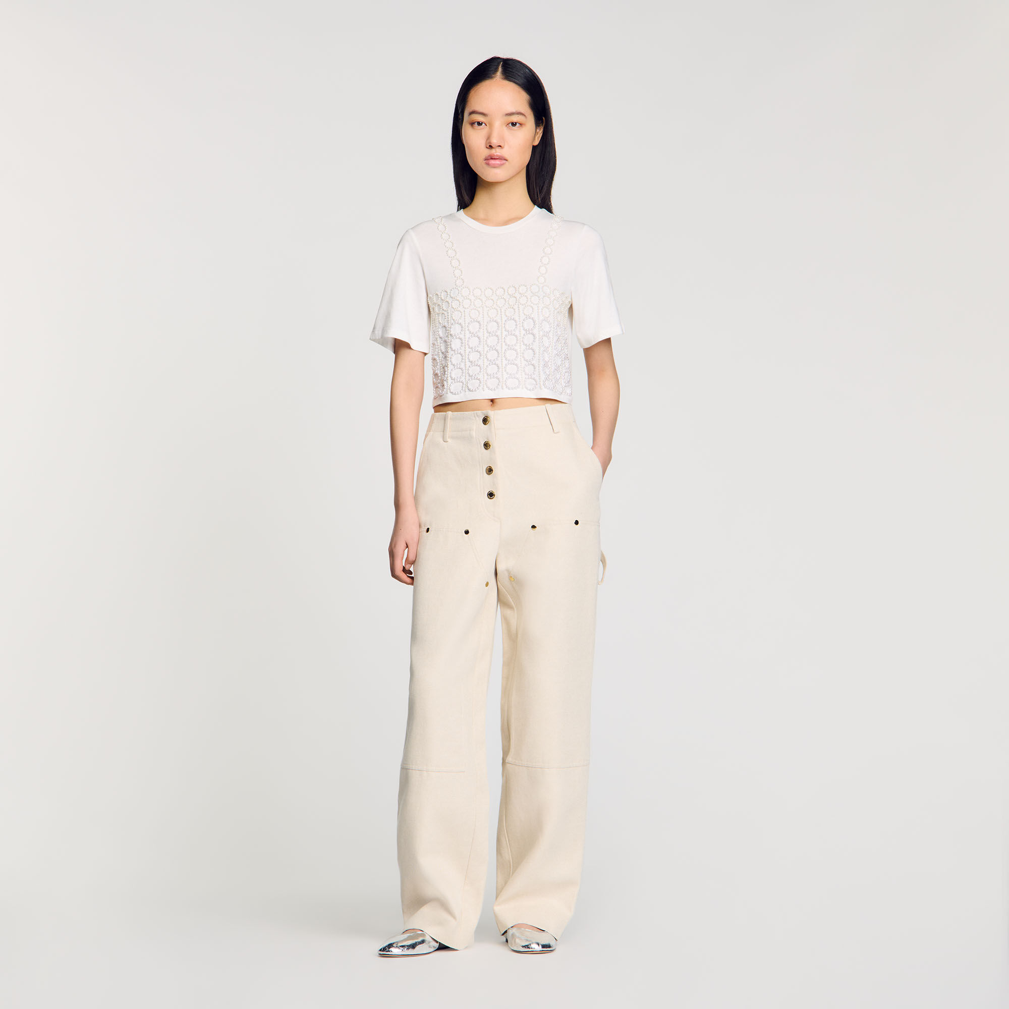 Camiseta cropped con pedrería