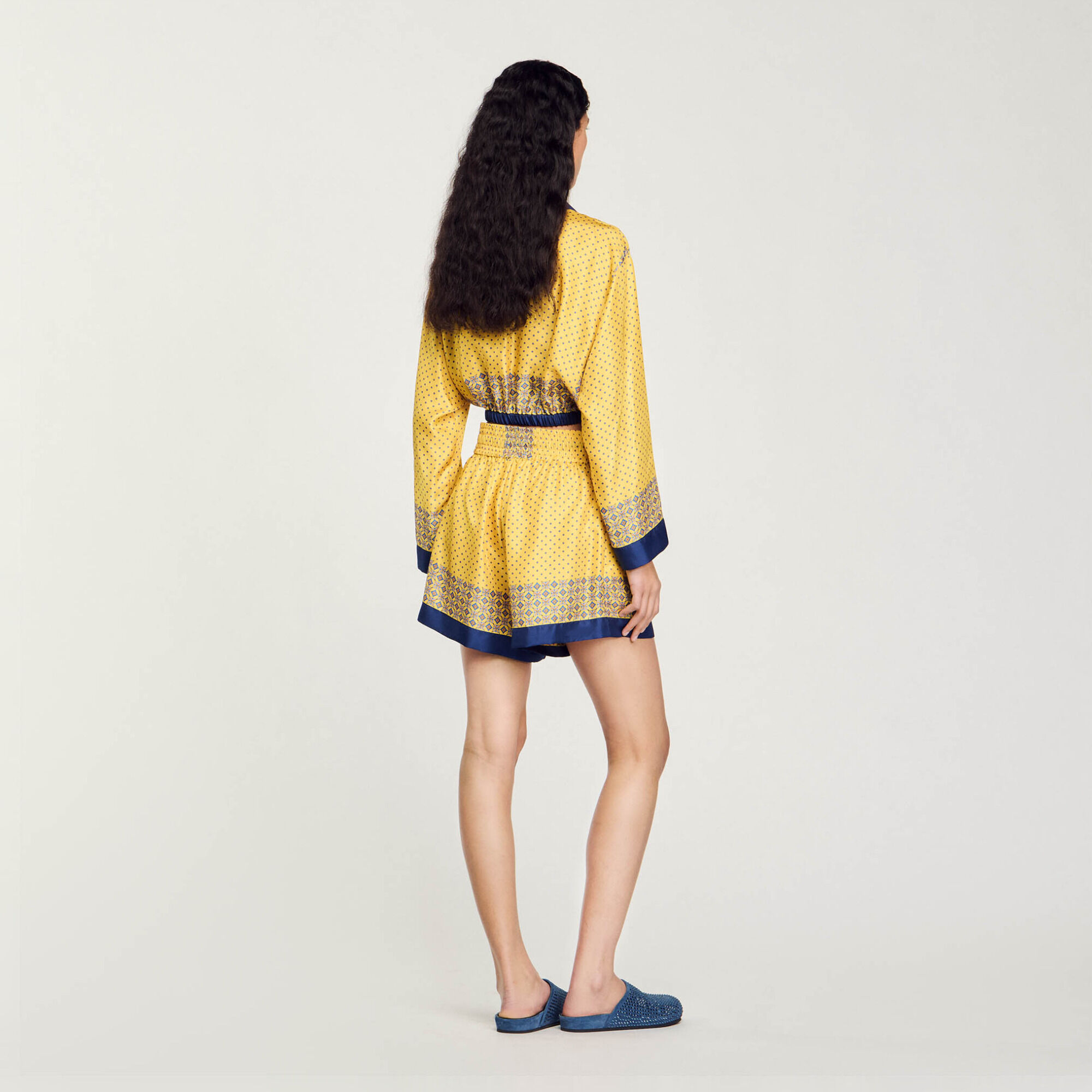 Pantal&oacute;n corto fluido y estampado seda - Mujer | Sandro
