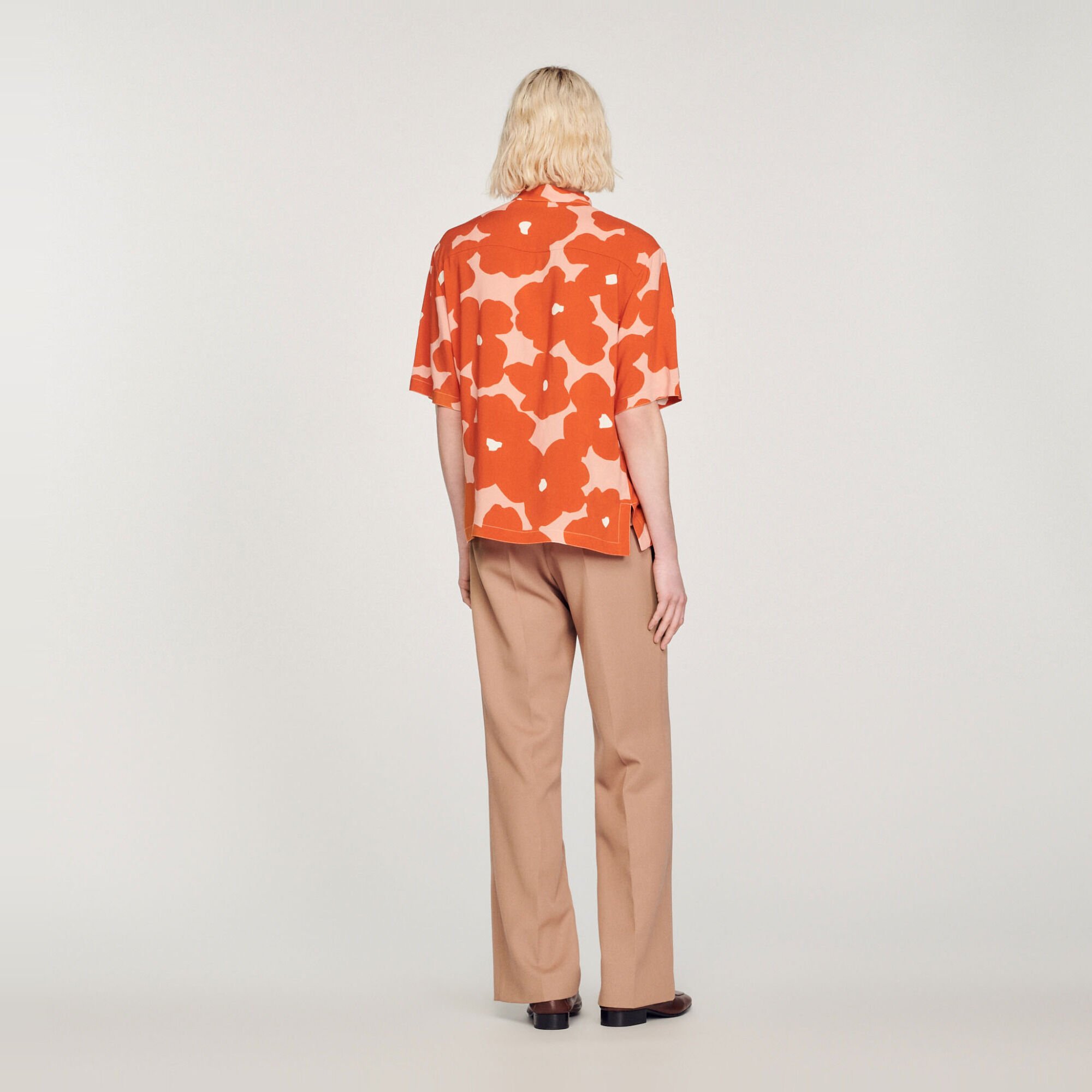 Camisa con estampado floral