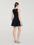 Vestido corto con cuello de perlas
