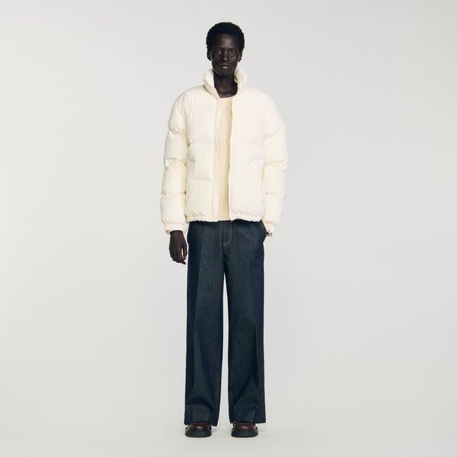 Anorak con capucha y cuello alto