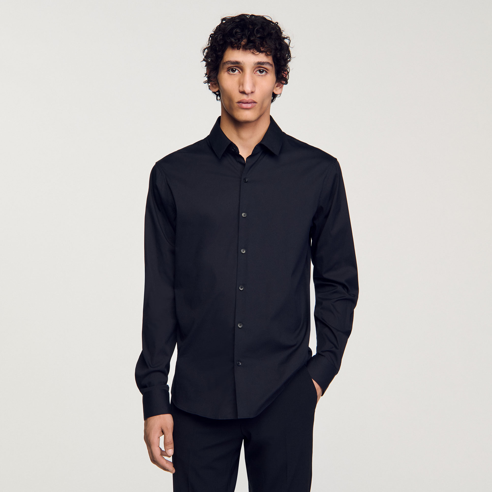 Camisa ajustada de algodón stretch