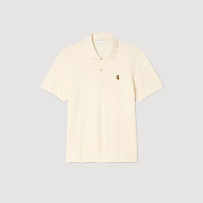 Polo con logotipo de cuero