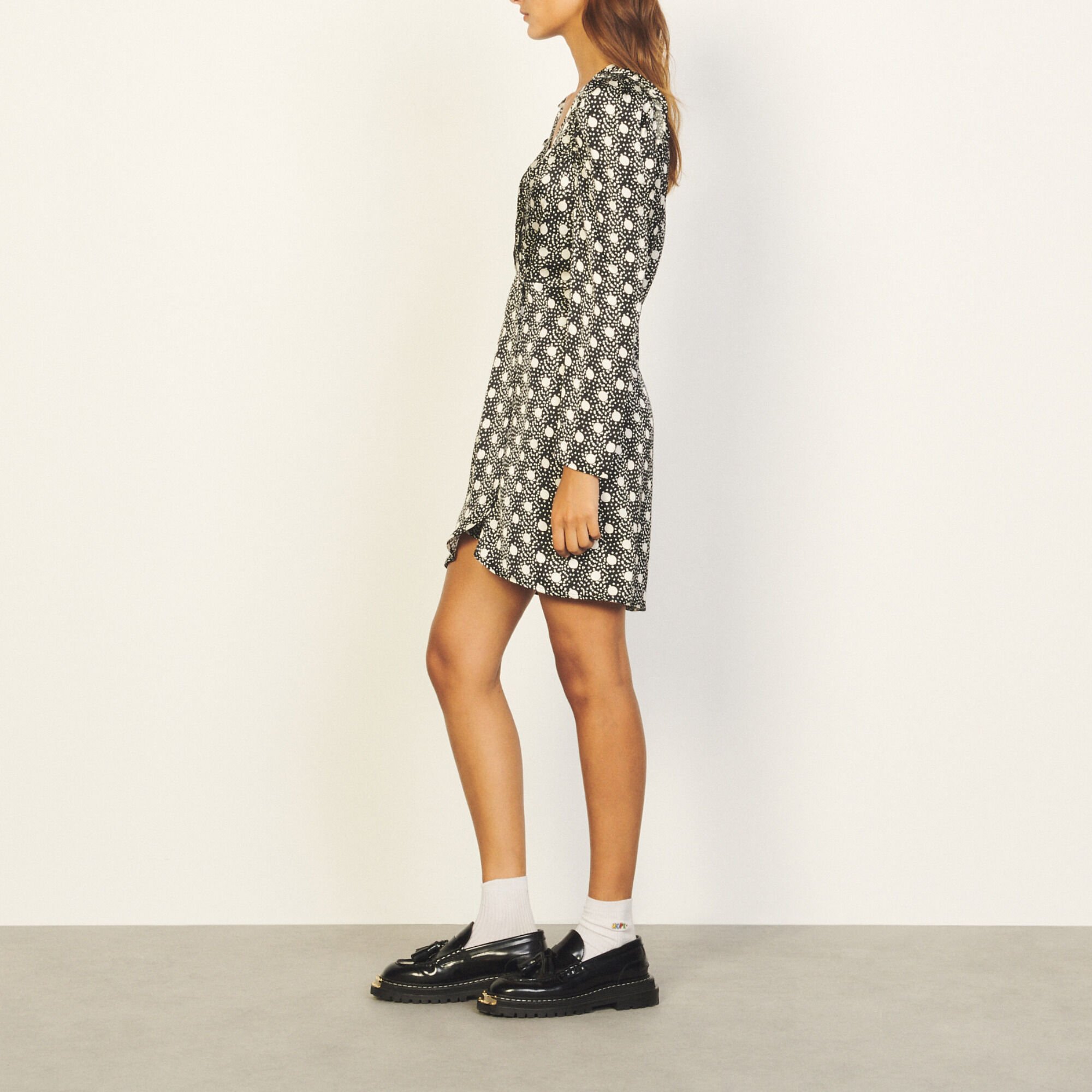 Vestido corto y fluido estampado