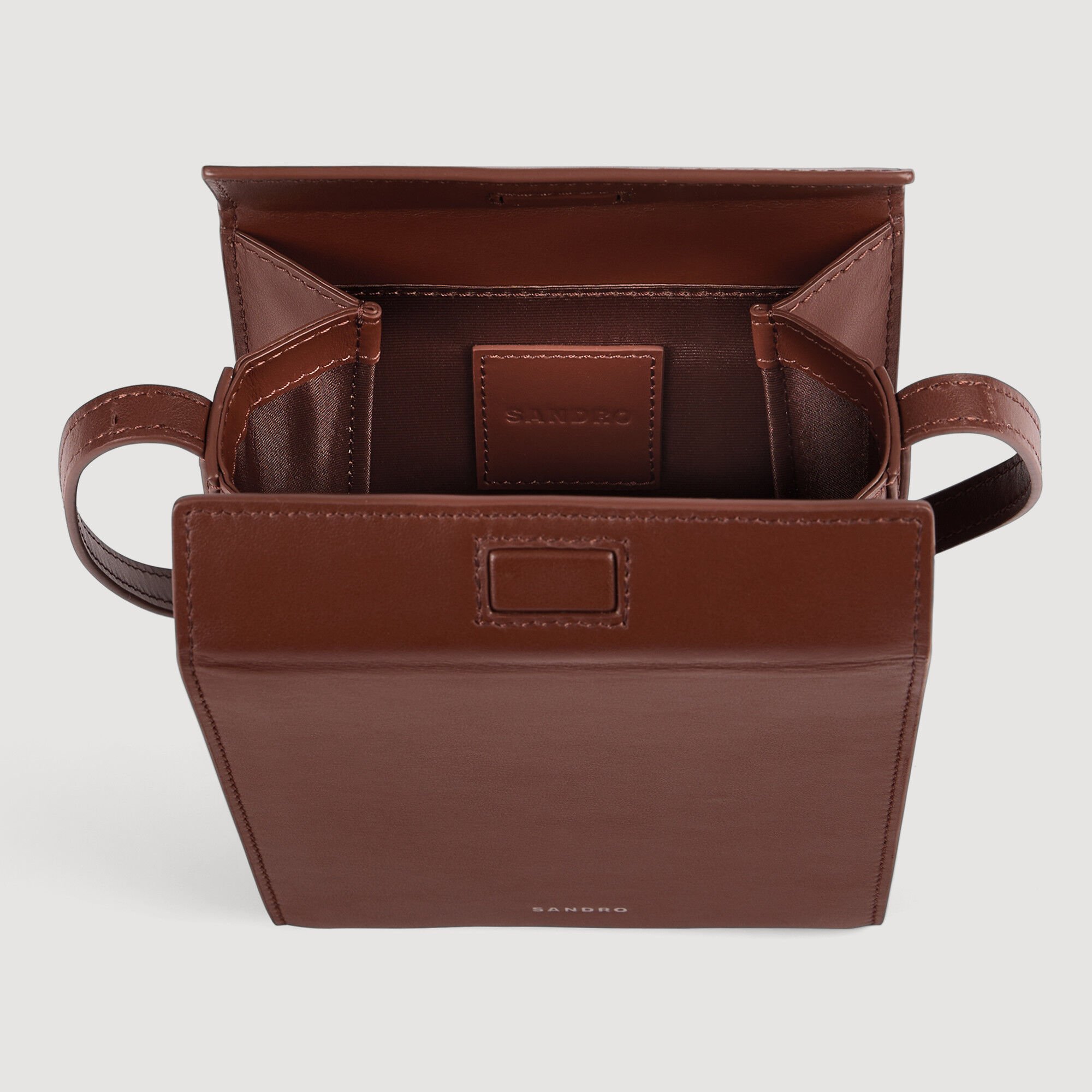 Portam&oacute;vil de piel con logo