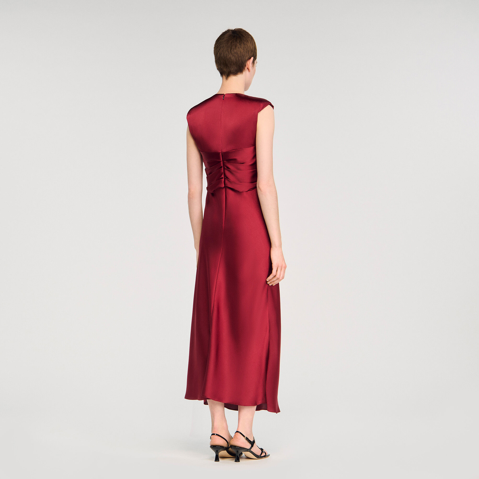 Vestido largo con cuello en V