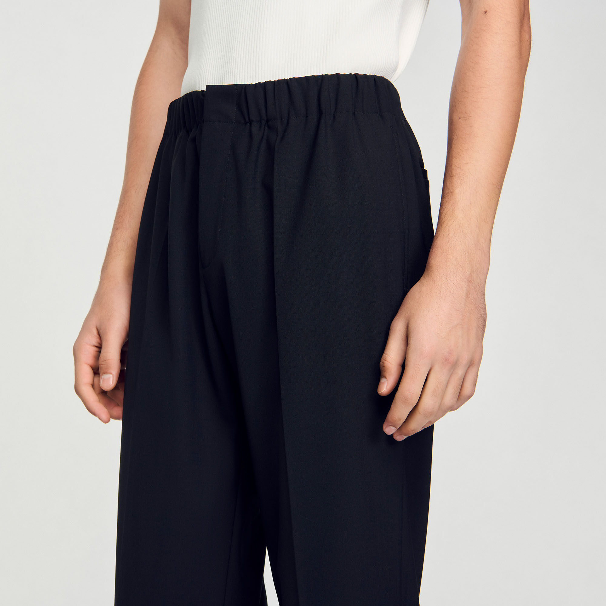 Pantalón ancho