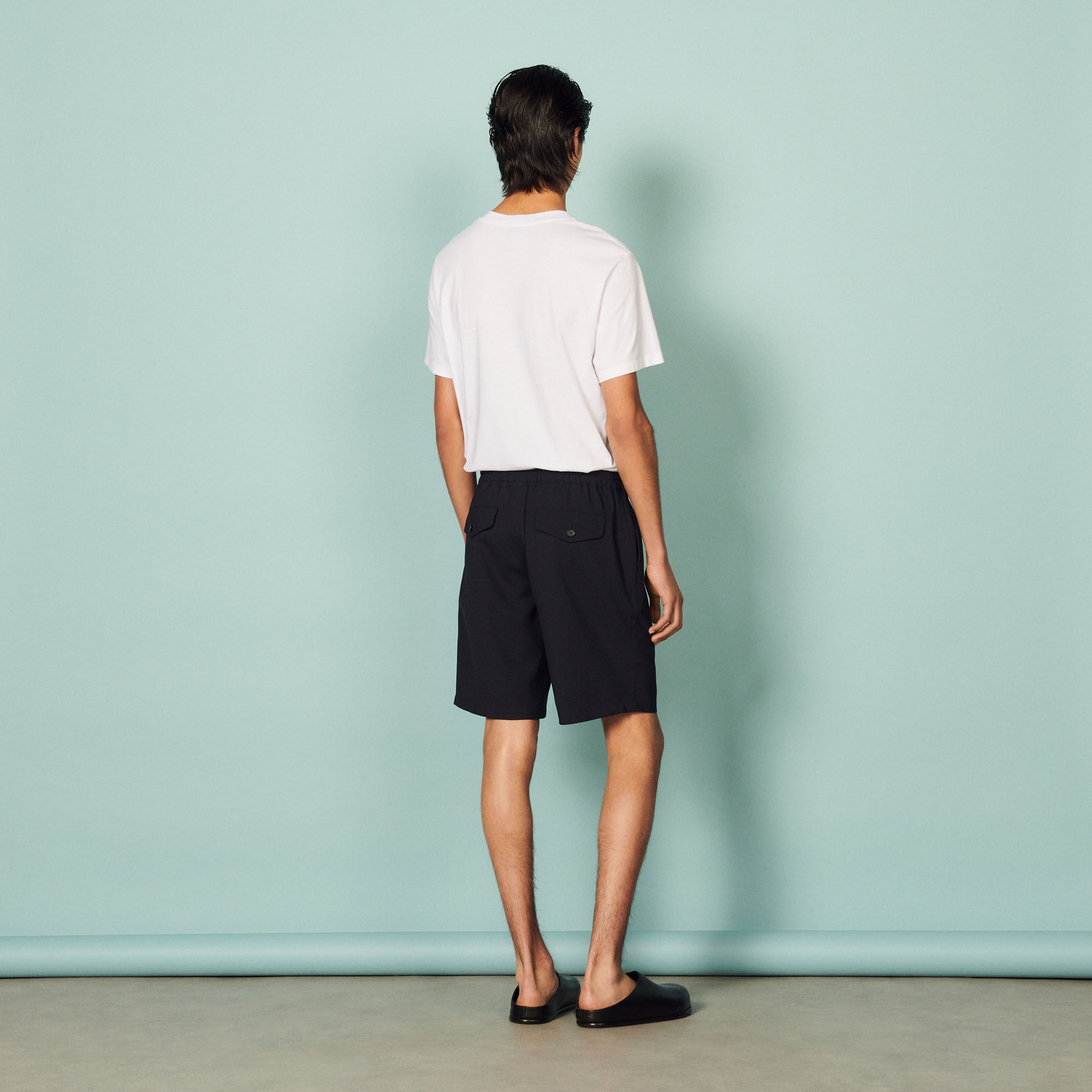 Pantalón corto con cintura elástica