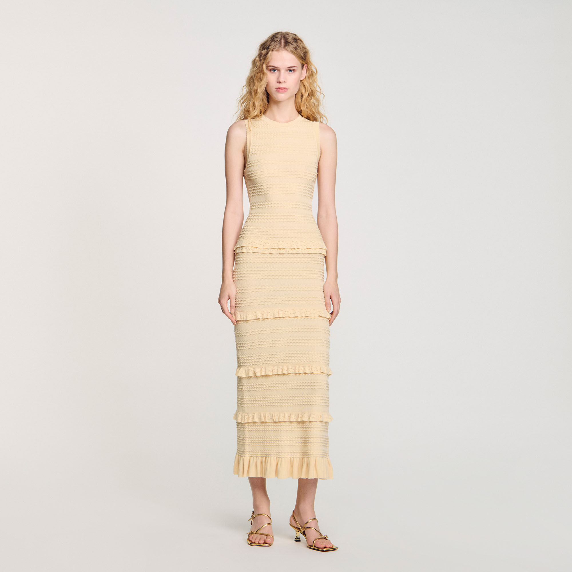 Vestido largo de punto con volantes