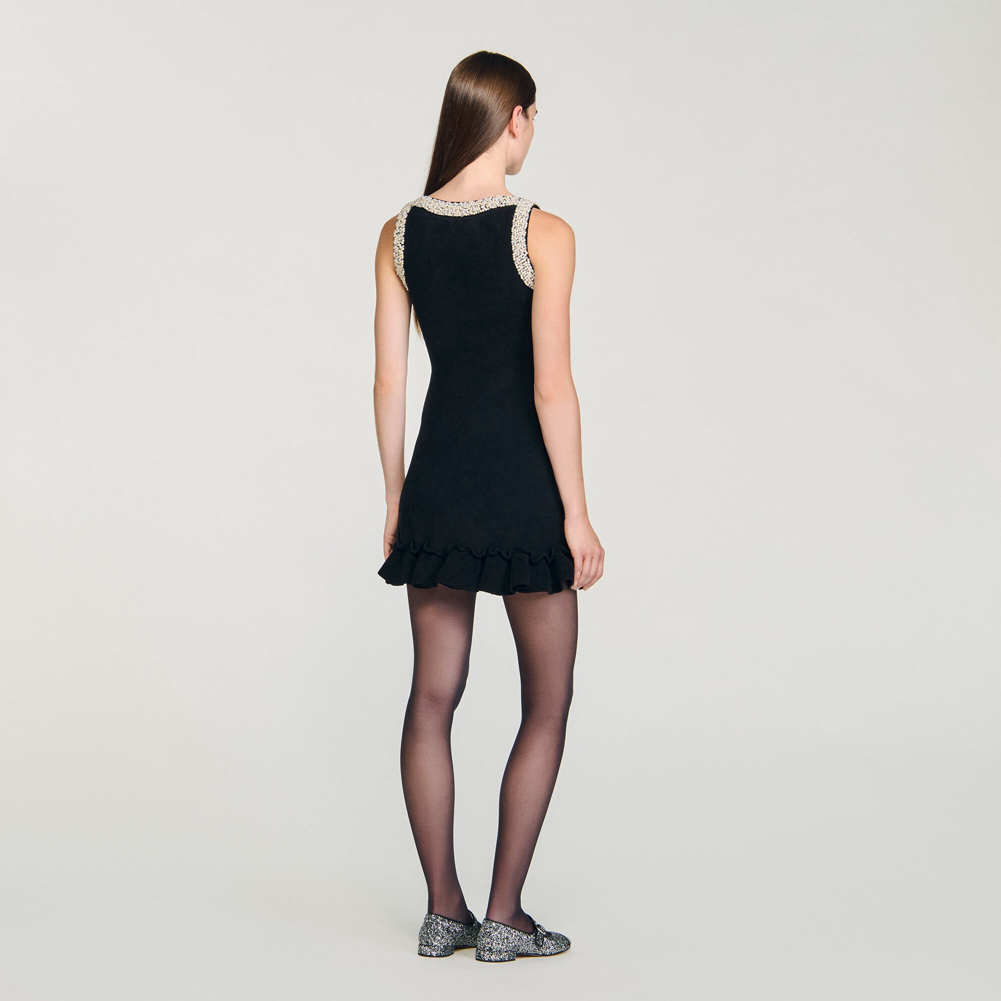 Vestido corto con pedrería
