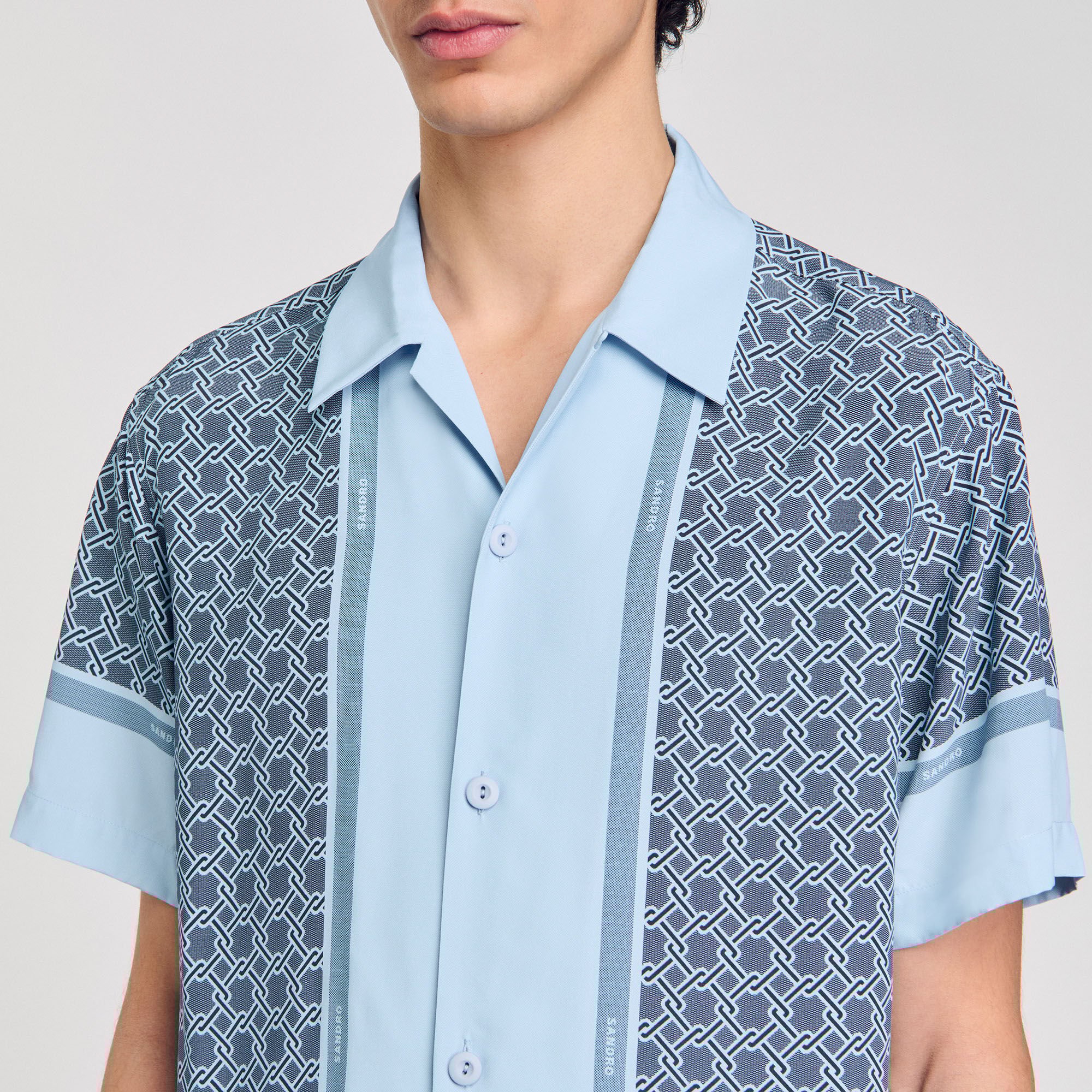 Camisa estampada de manga corta