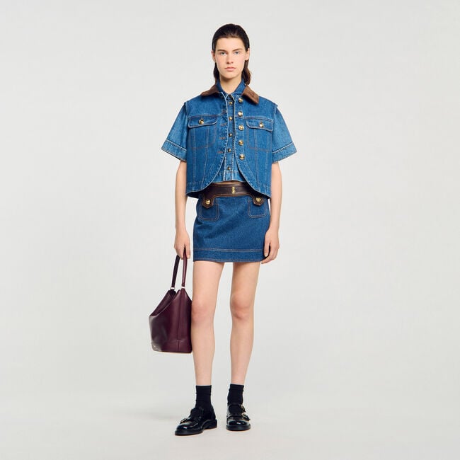 Falda corta de denim y cuero