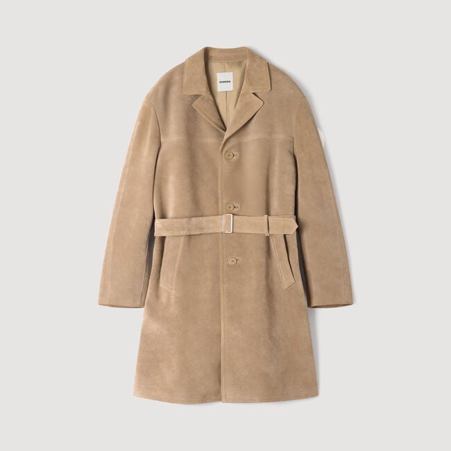 Abrigo largo de cuero con cintur&oacute;n