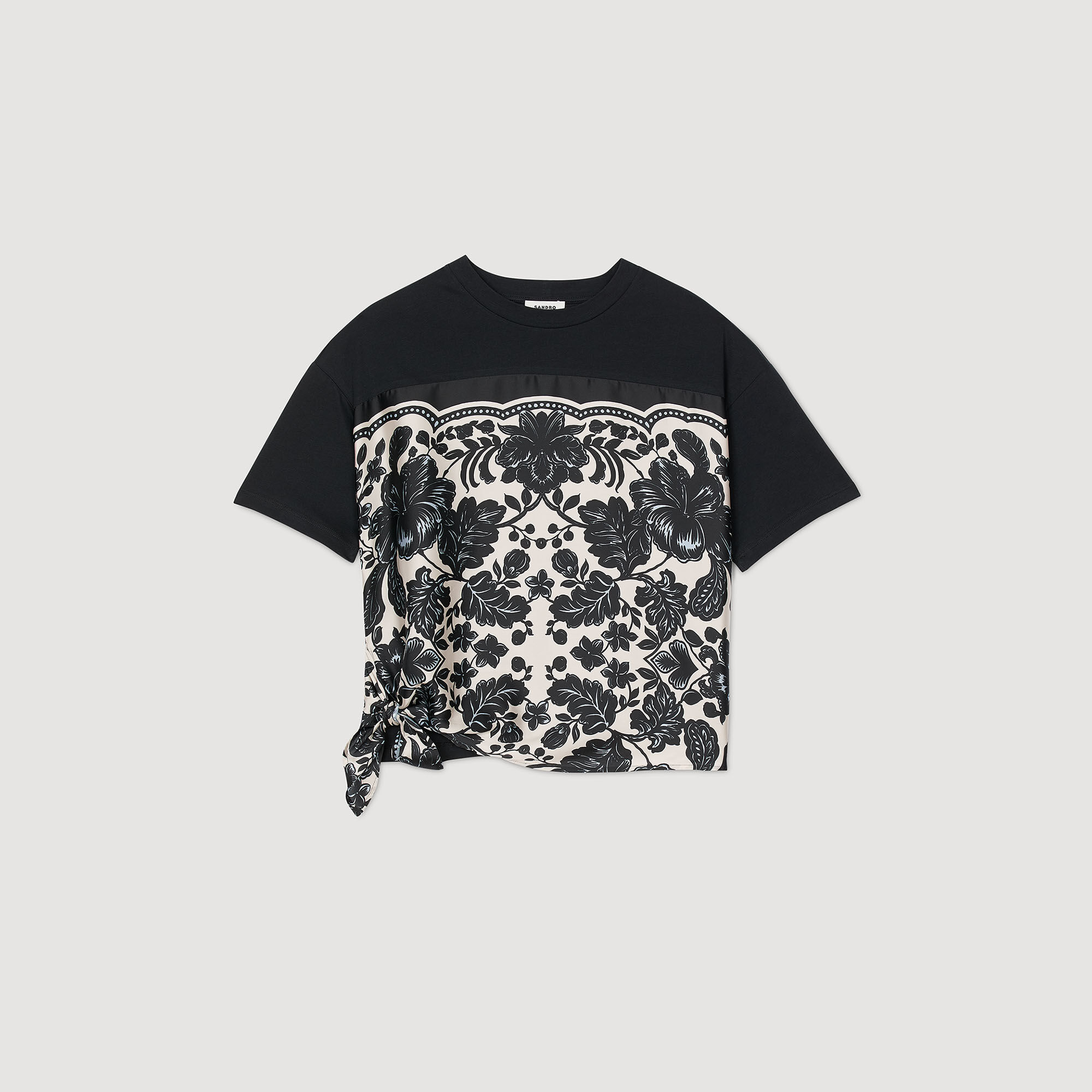 Camiseta con estampado floral