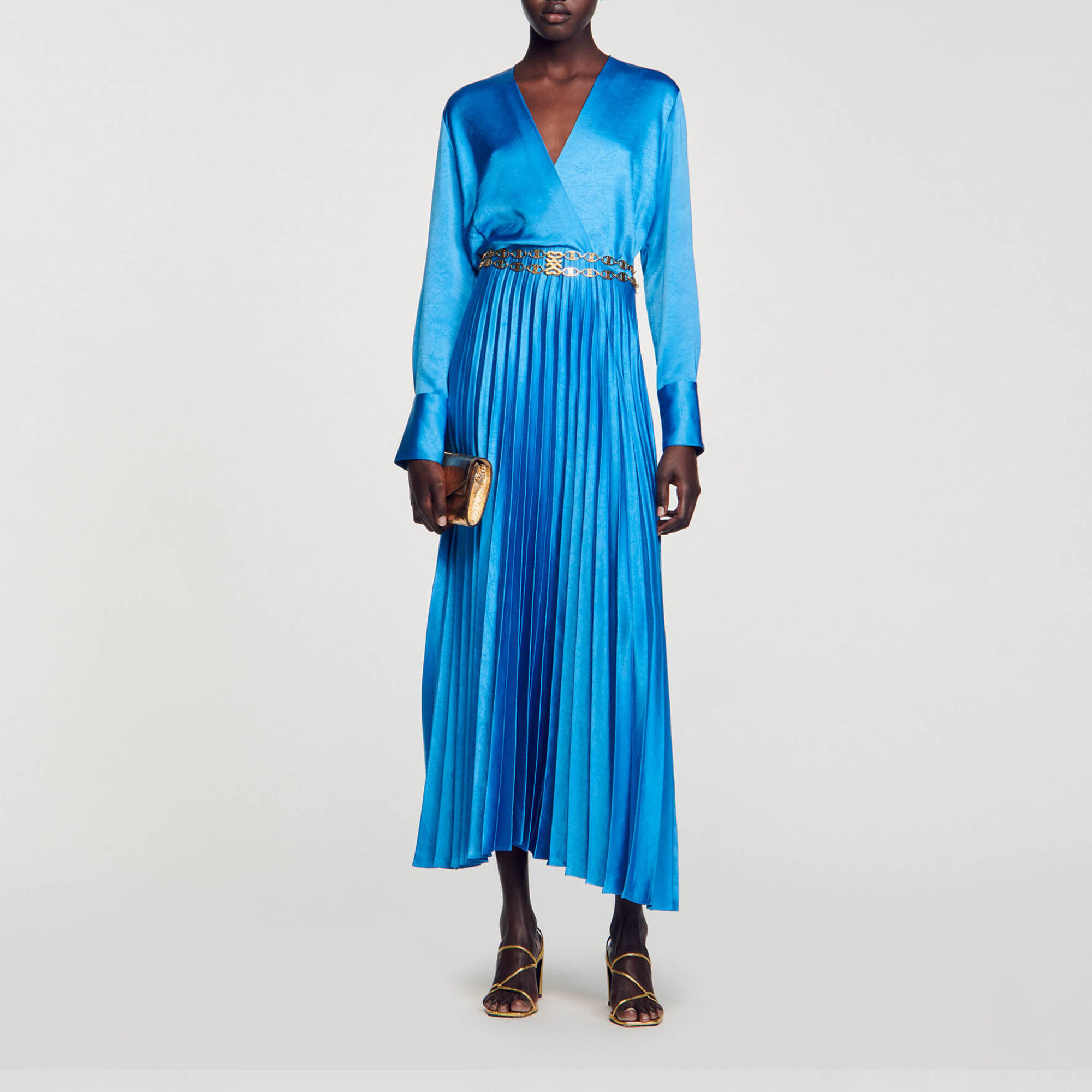 Vestido midi satinado y plisado