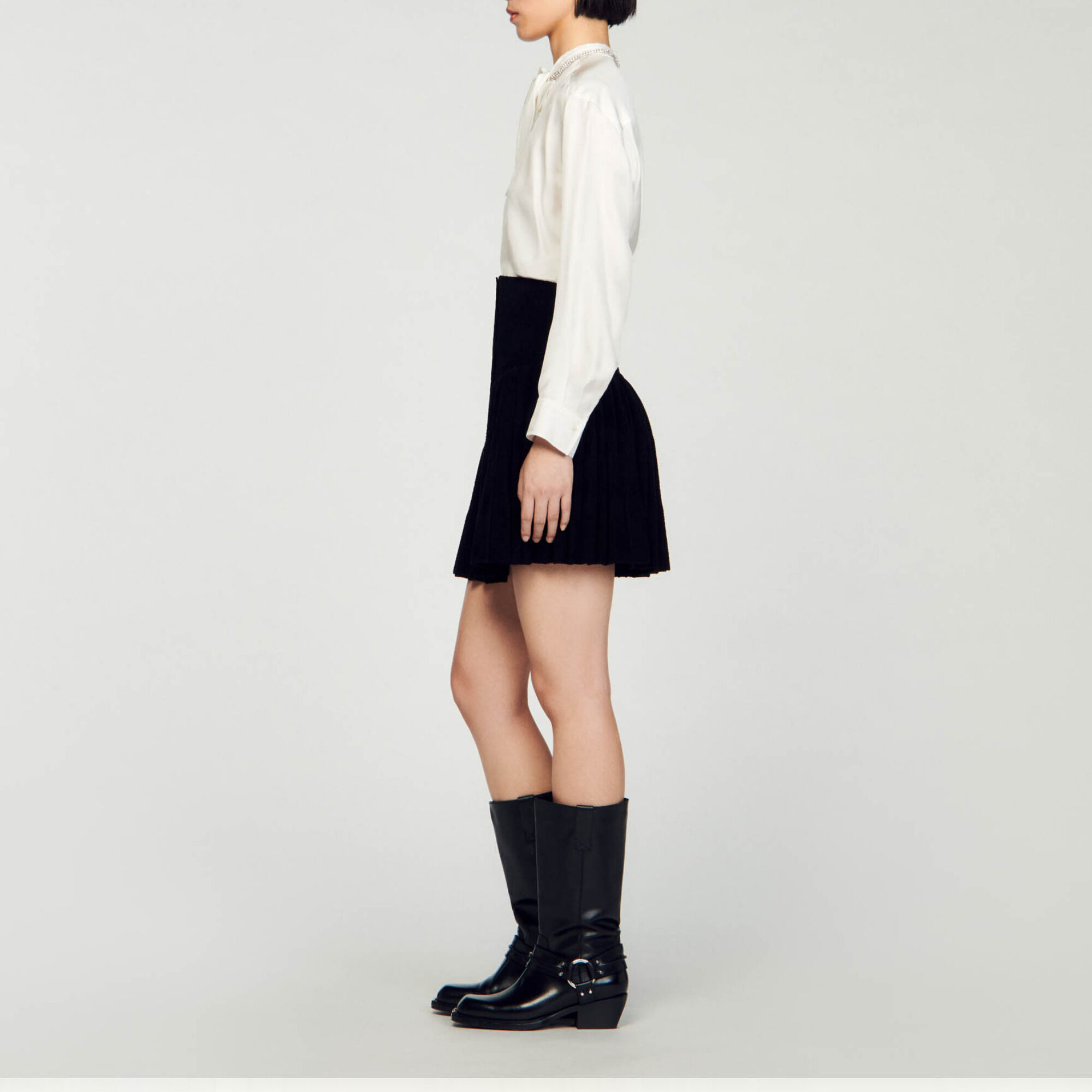 Falda corta de punto de terciopelo