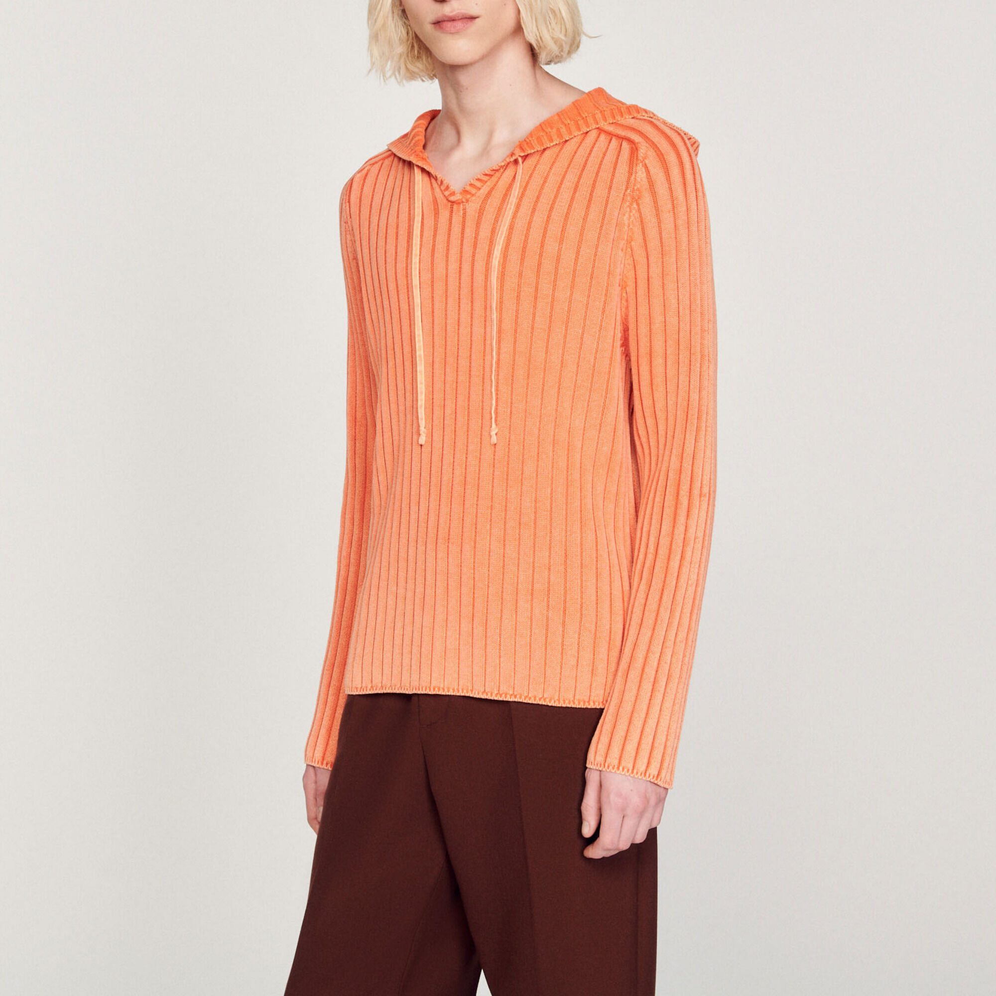 Sudadera con capucha de punto desteñido