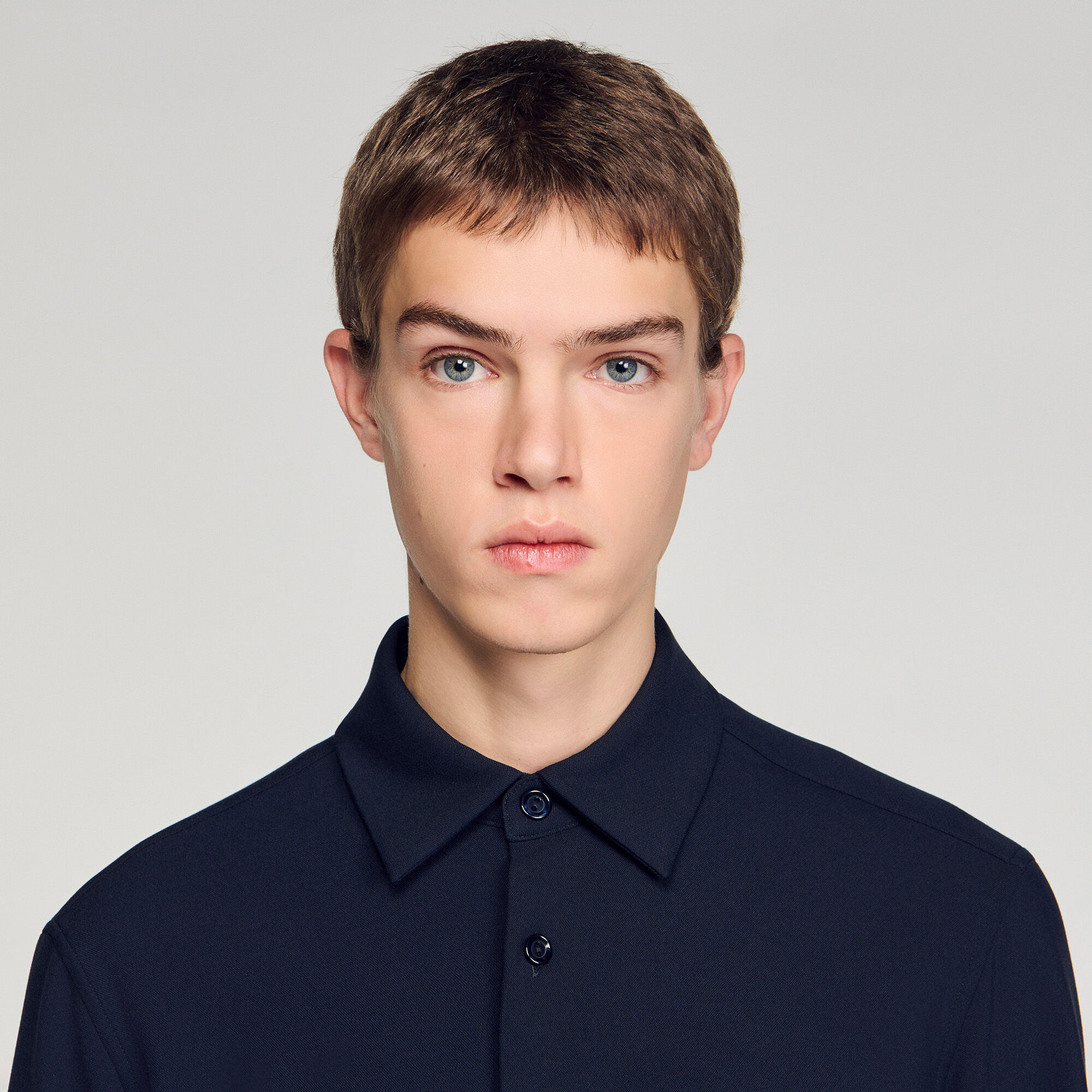 Camisa con bolsillos de parche