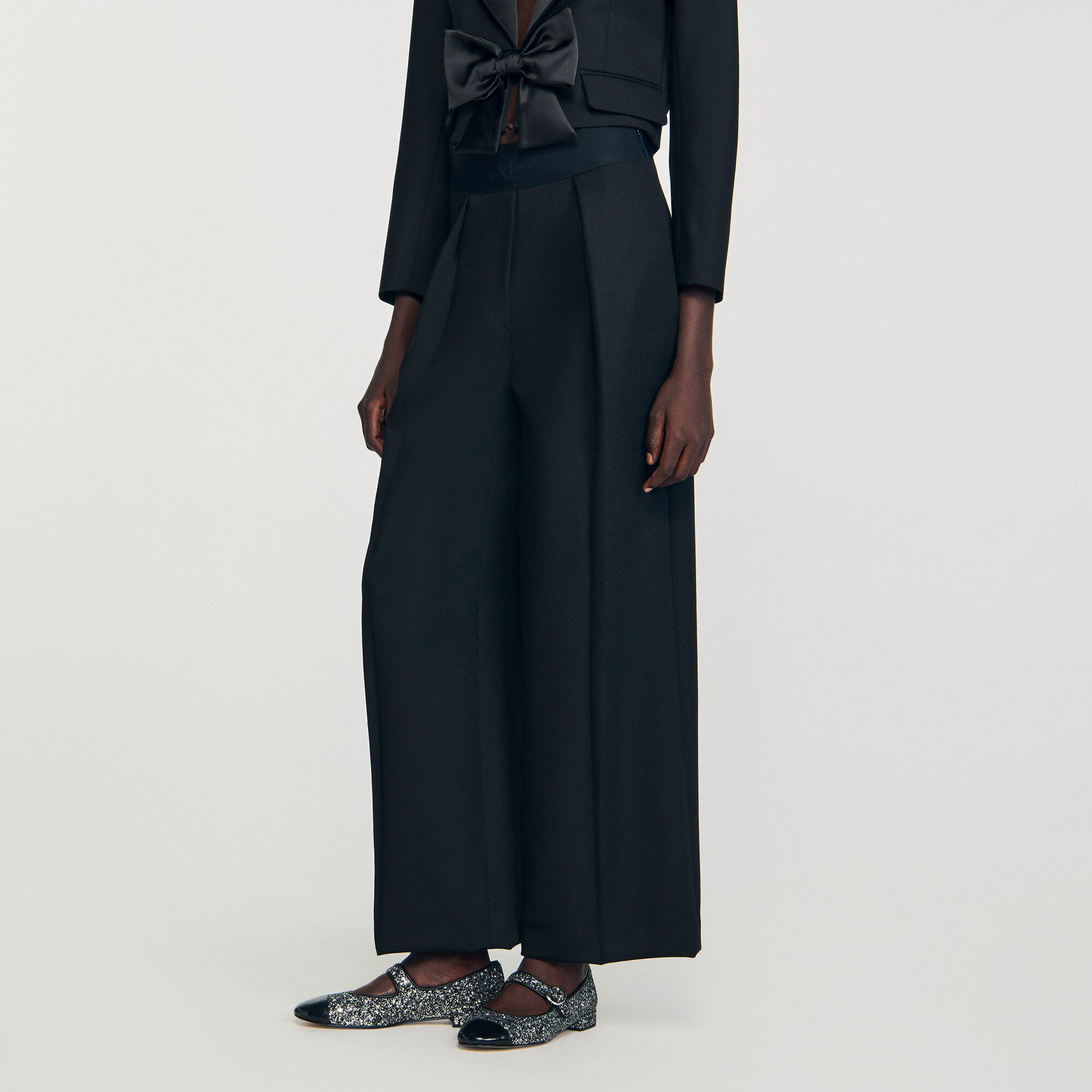 Pantalón ancho con cintura elástica