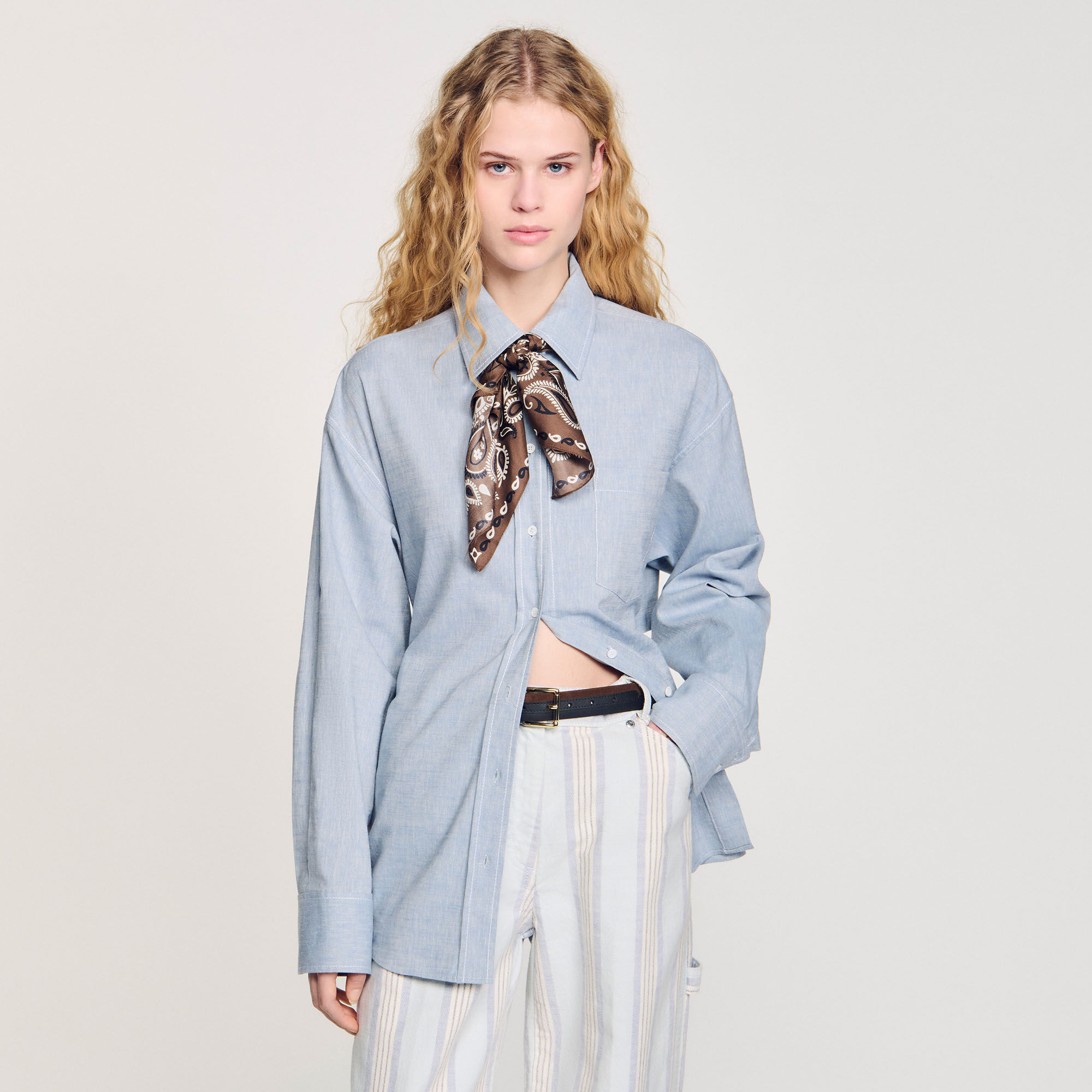 Camisa larga con espalda anudada