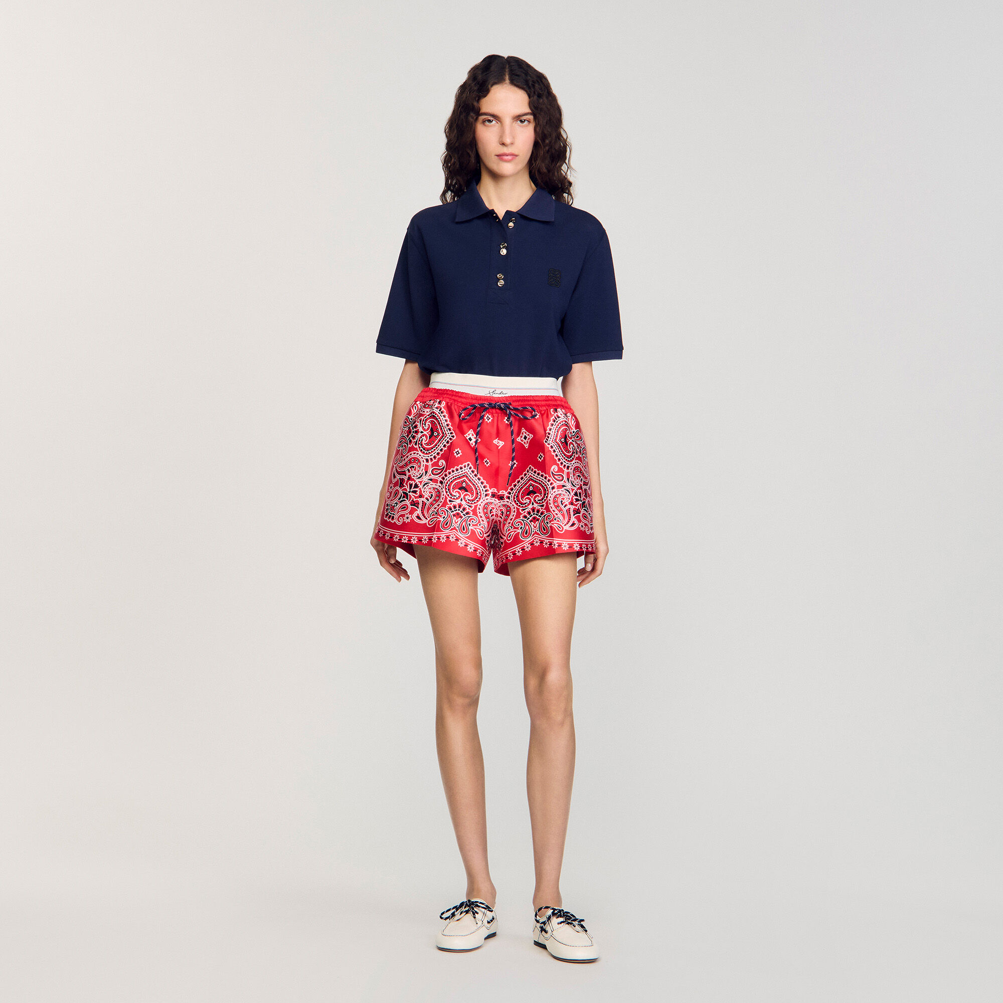 Pantalón corto estampado bandana