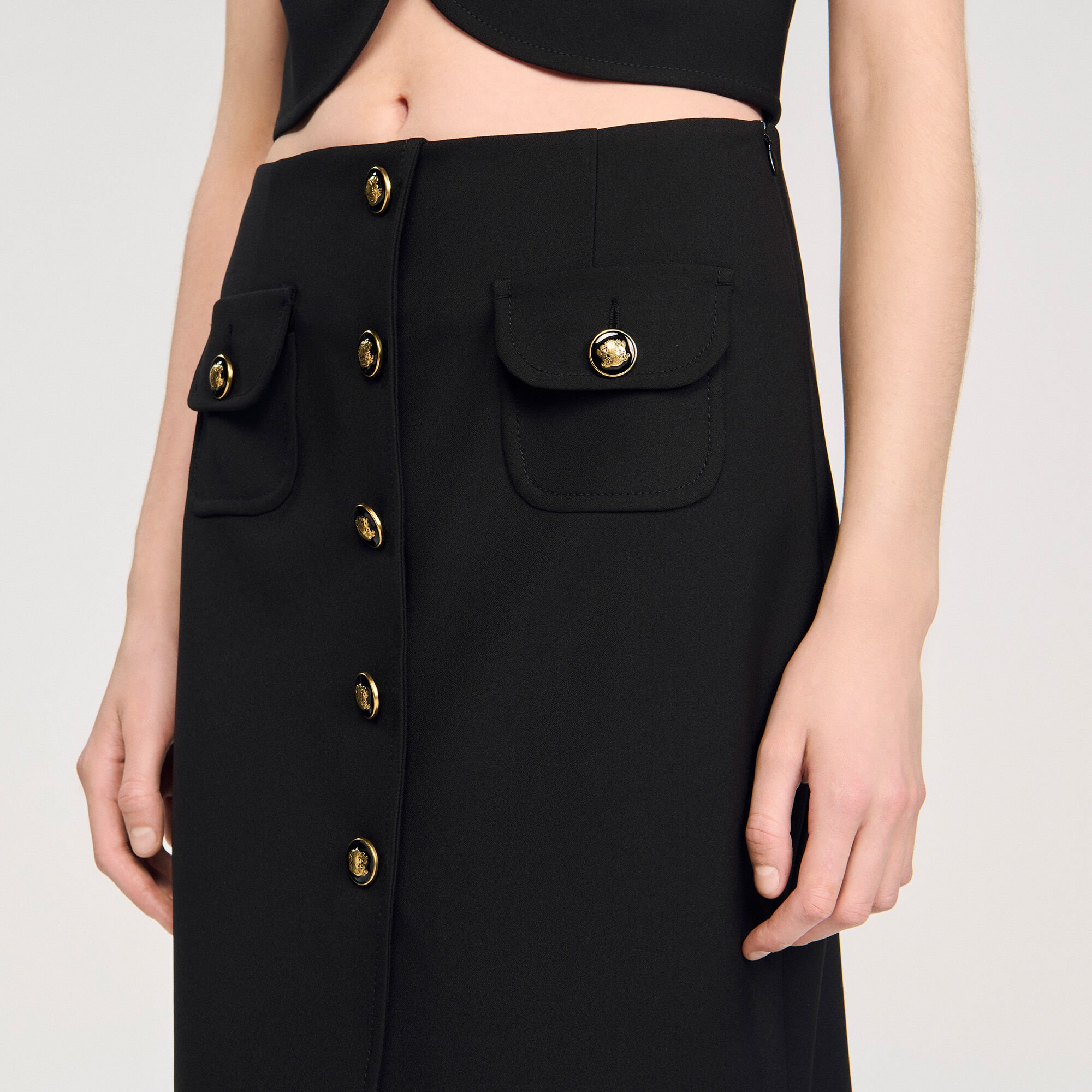 Falda midi con botones
