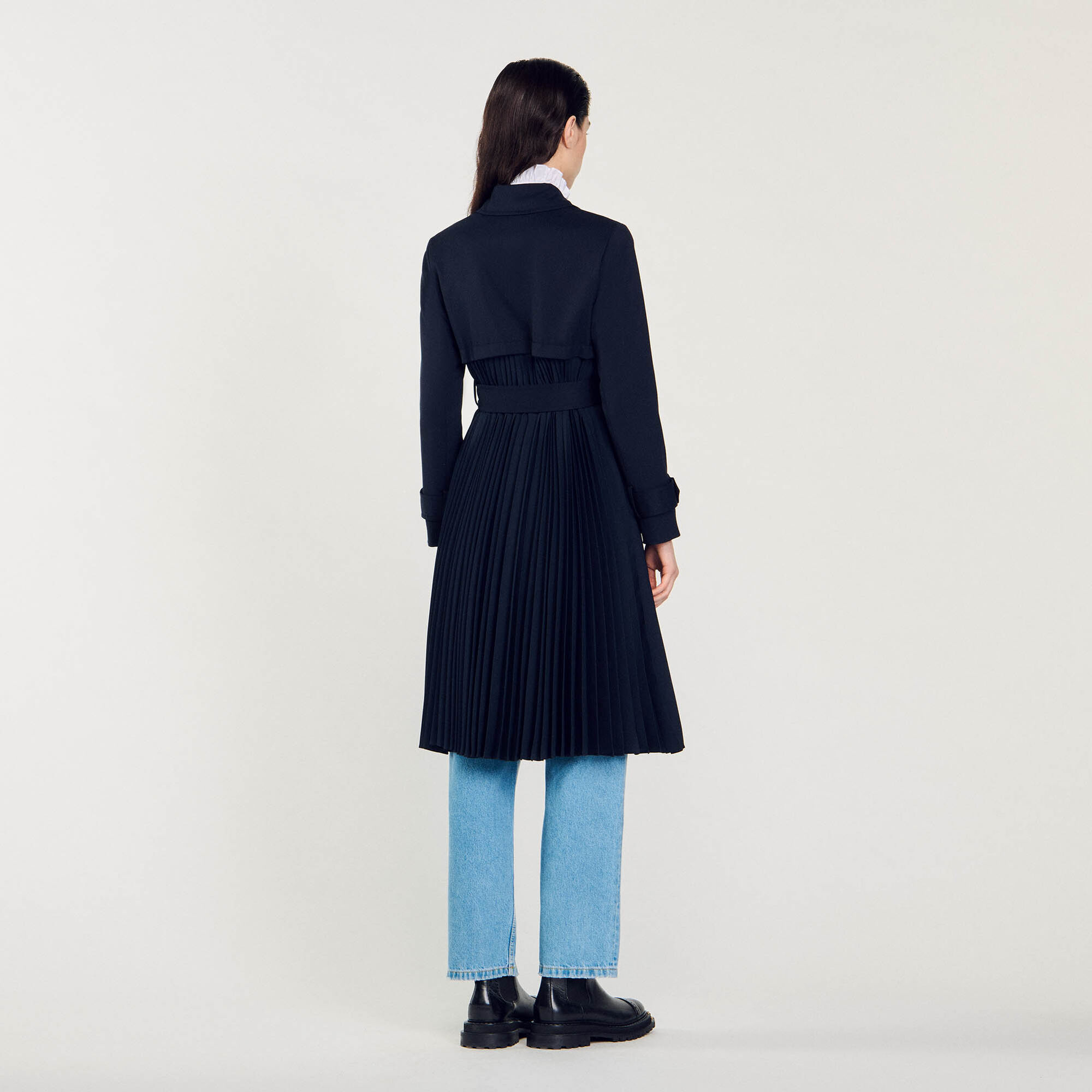 Gabardina con inserto plisado