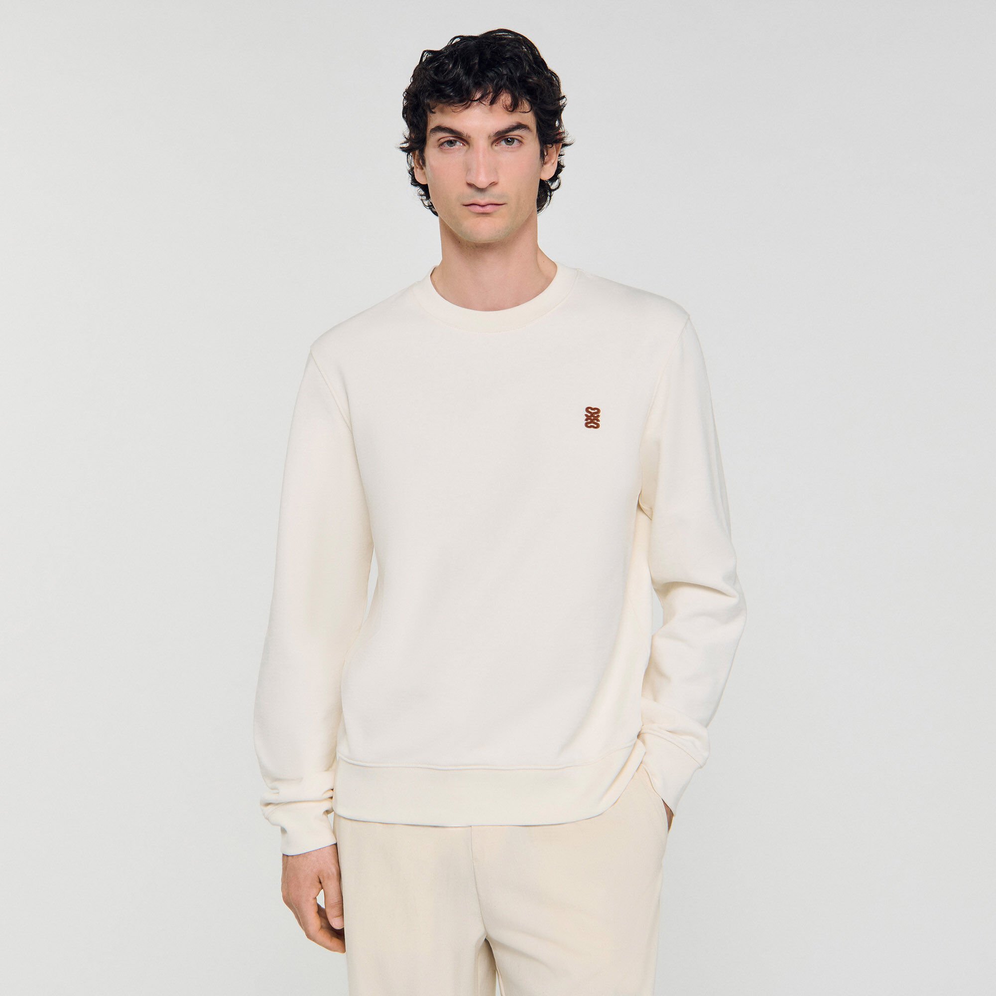 Sudadera oversize con parche de cuero