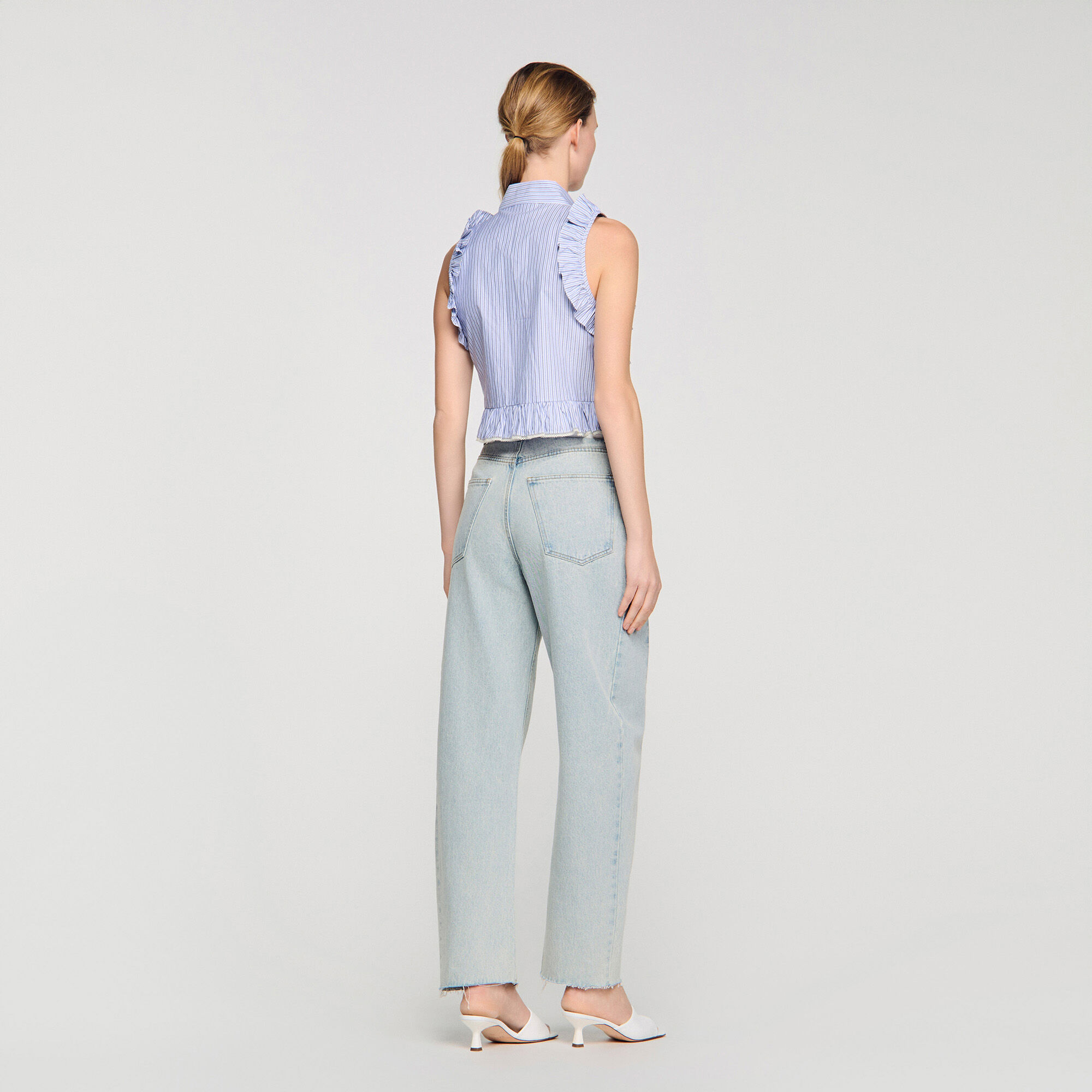 Camisa a rayas con volantes