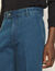 Pantalón de denim ligeramente acampanado