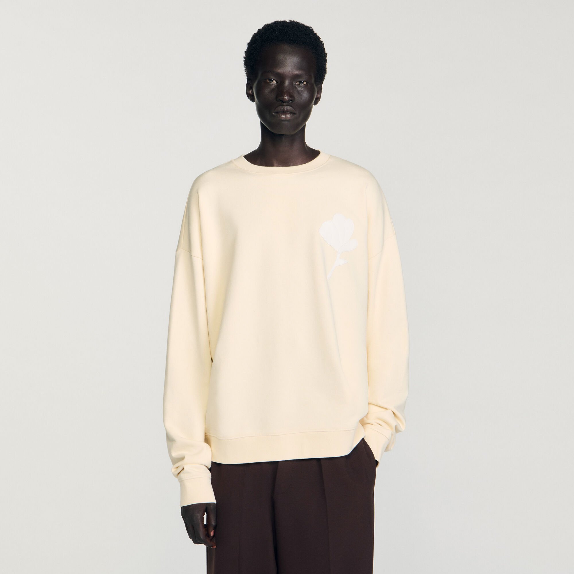 Sudadera con parche de flor