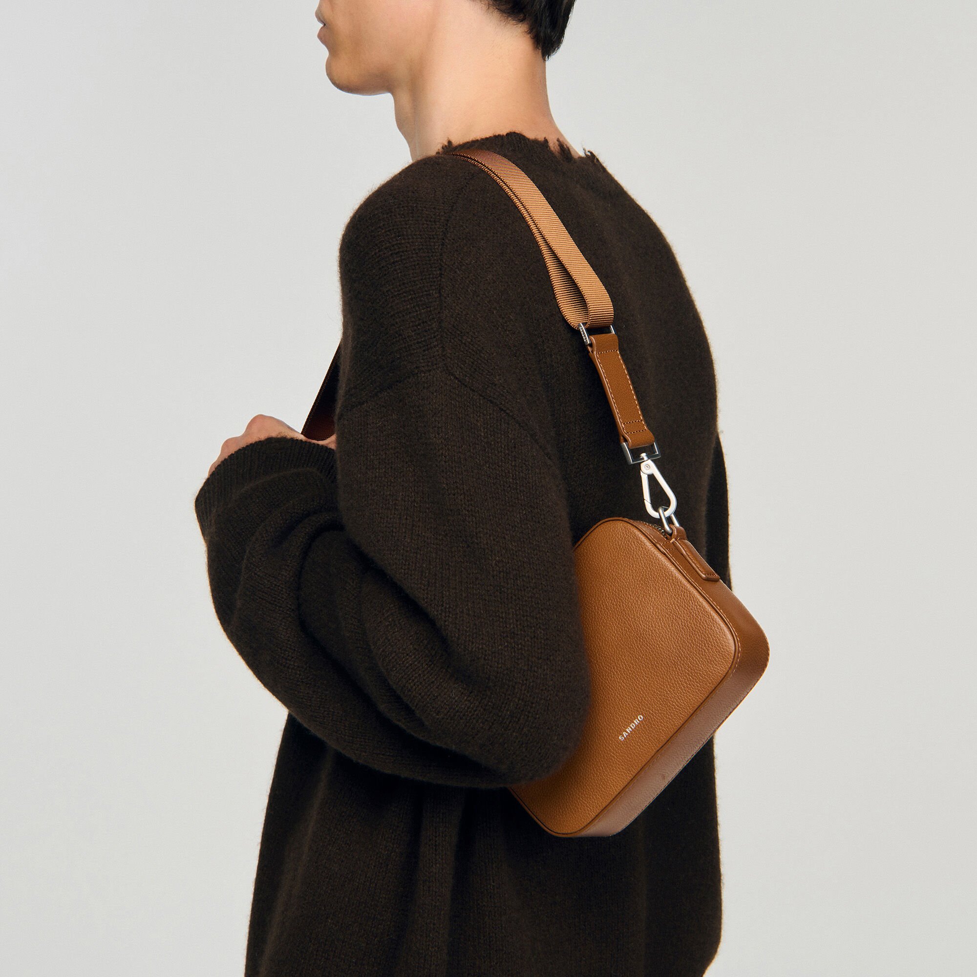 Bolso pequeño de cuero granulado