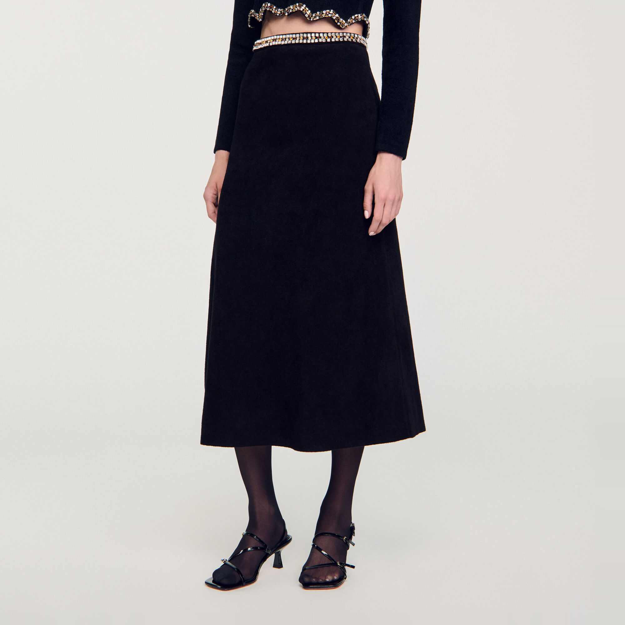 Falda corta con strass