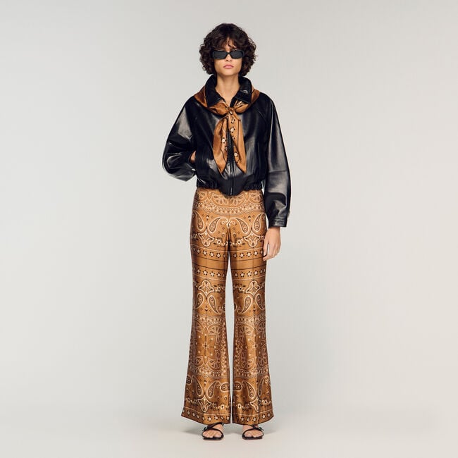 Pantal&oacute;n fluido estampado bandana