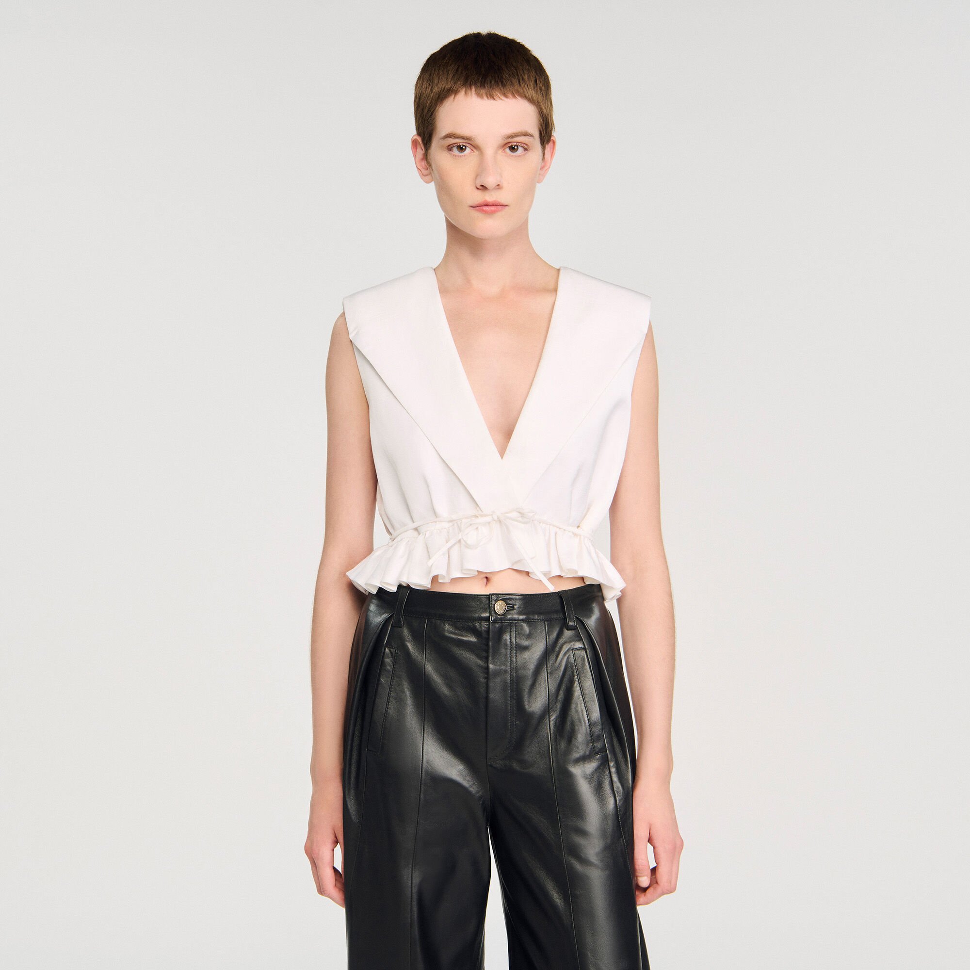 Top corto con volante