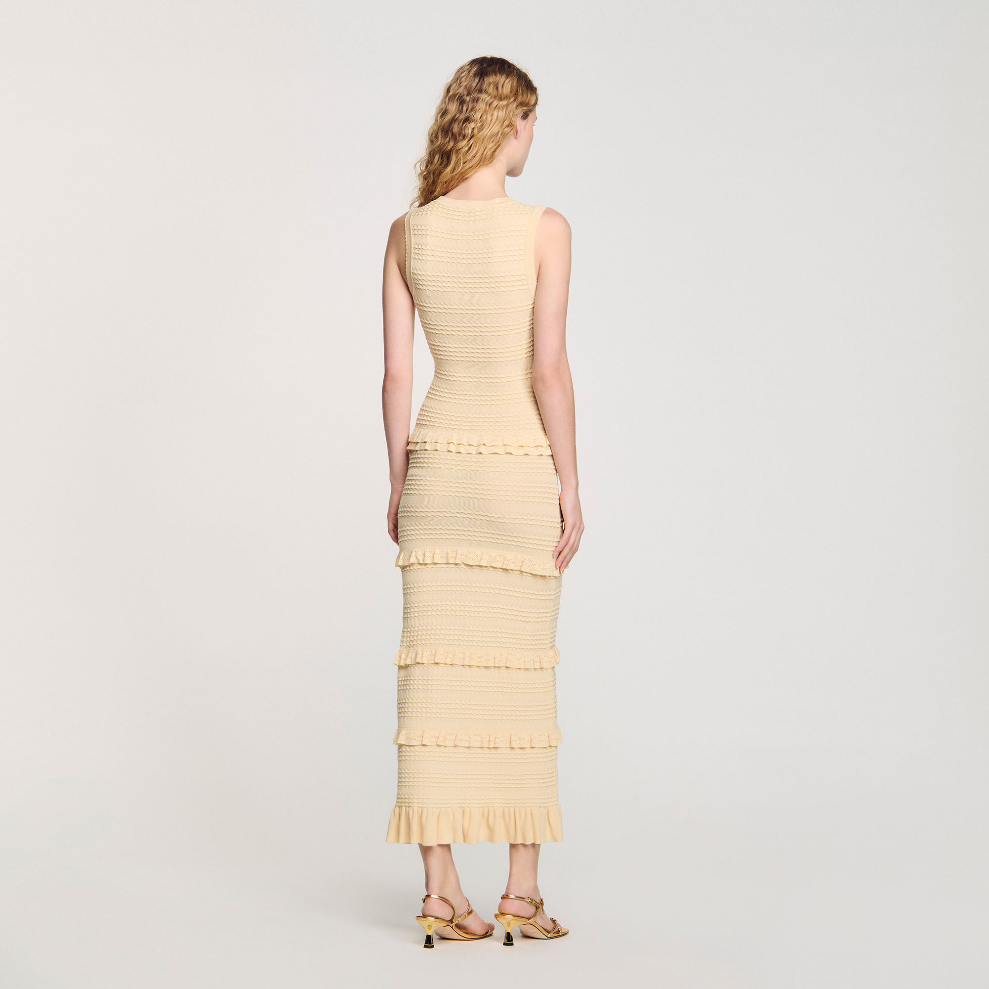 Vestido largo de punto con volantes