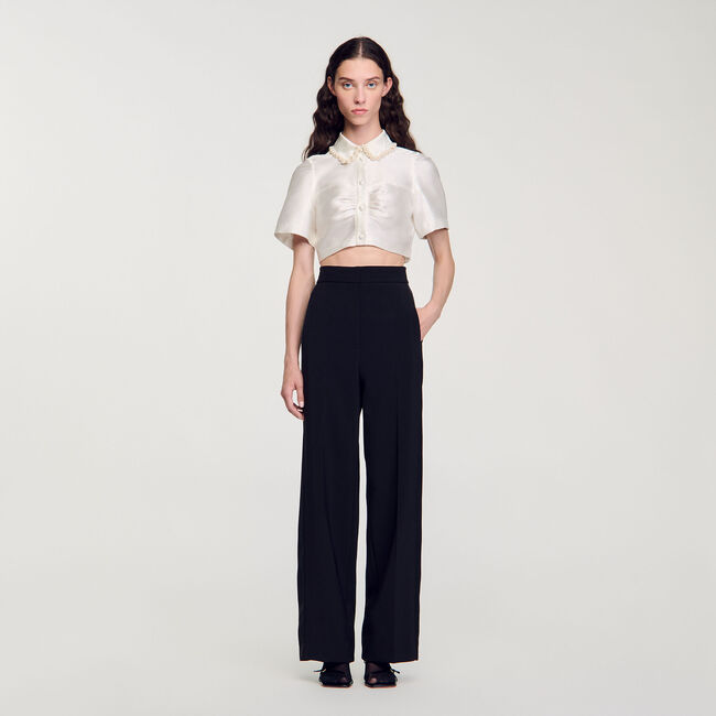 Camisa corta satinada con pedrería