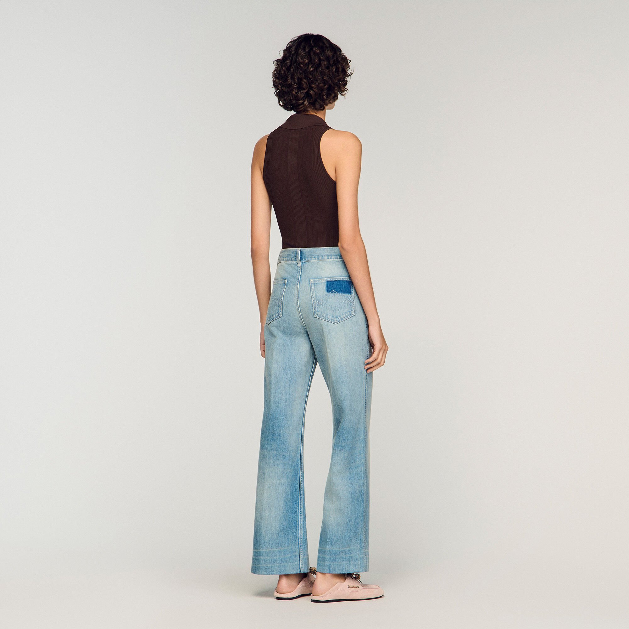 Vaquero recto deste&ntilde;ido con zip