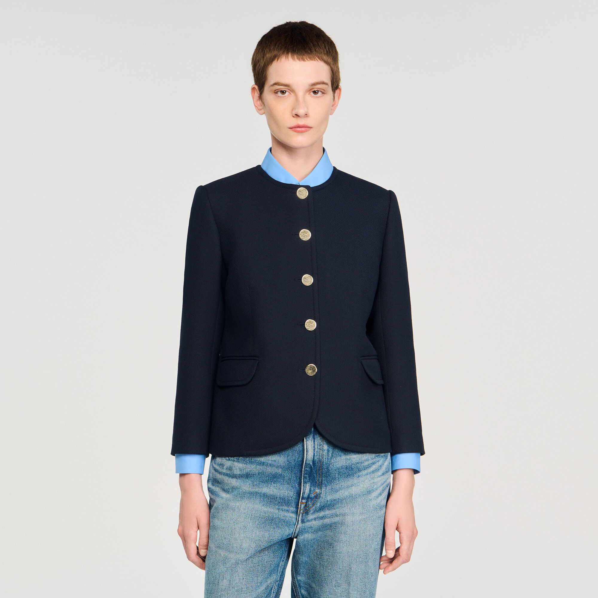 Chaqueta con cuello redondo