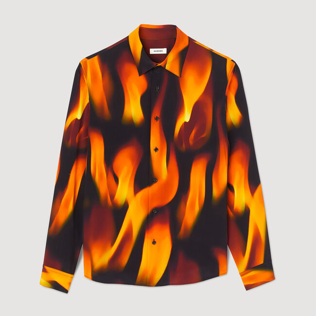 Camisa con motivos de llamas