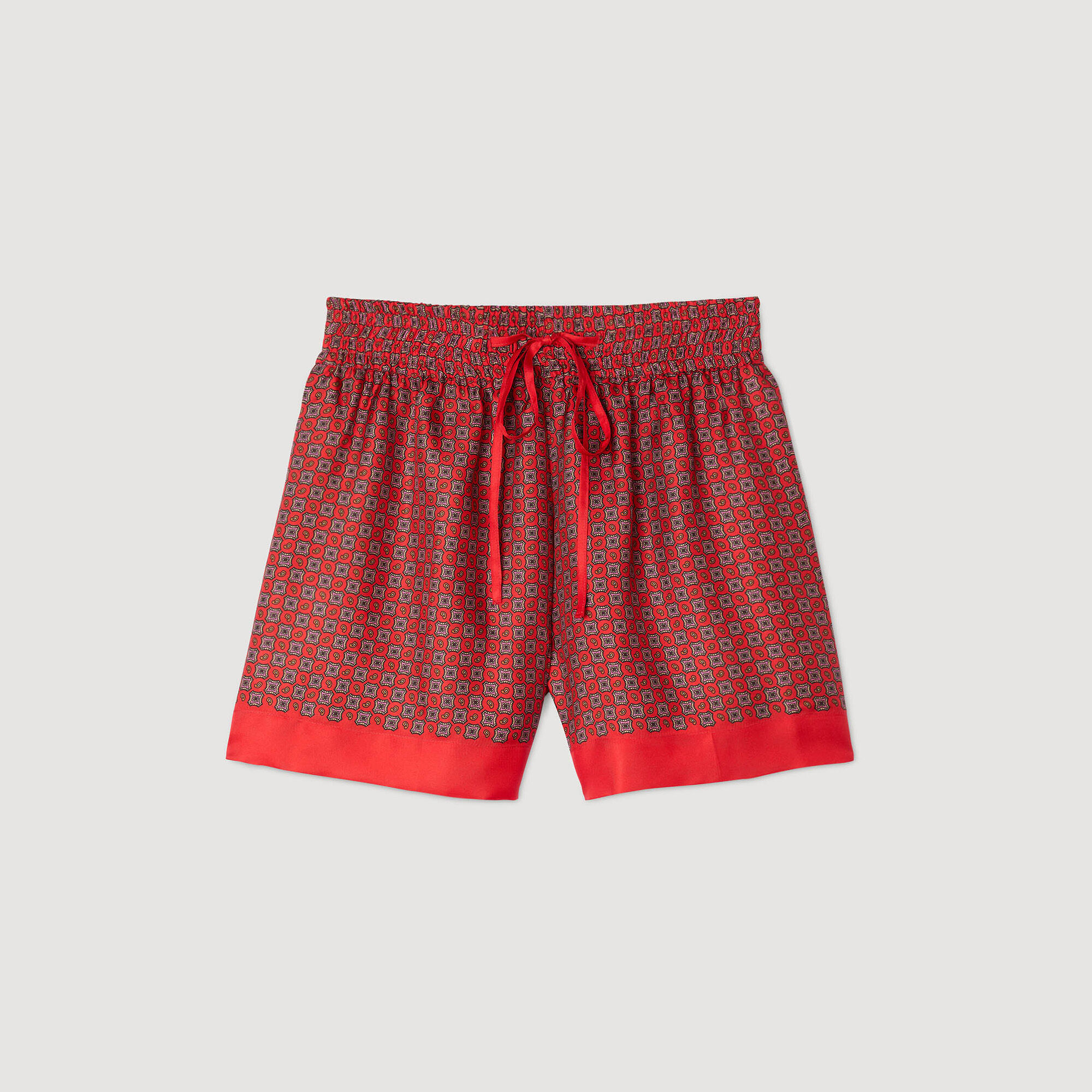 Pantalón corto estampado pañuelo